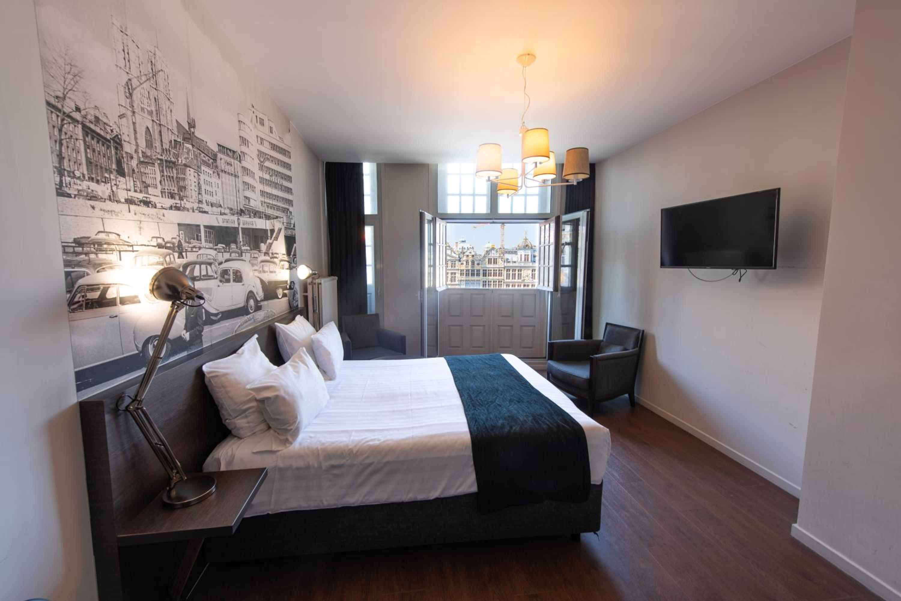 Double Room with View - Photo 1