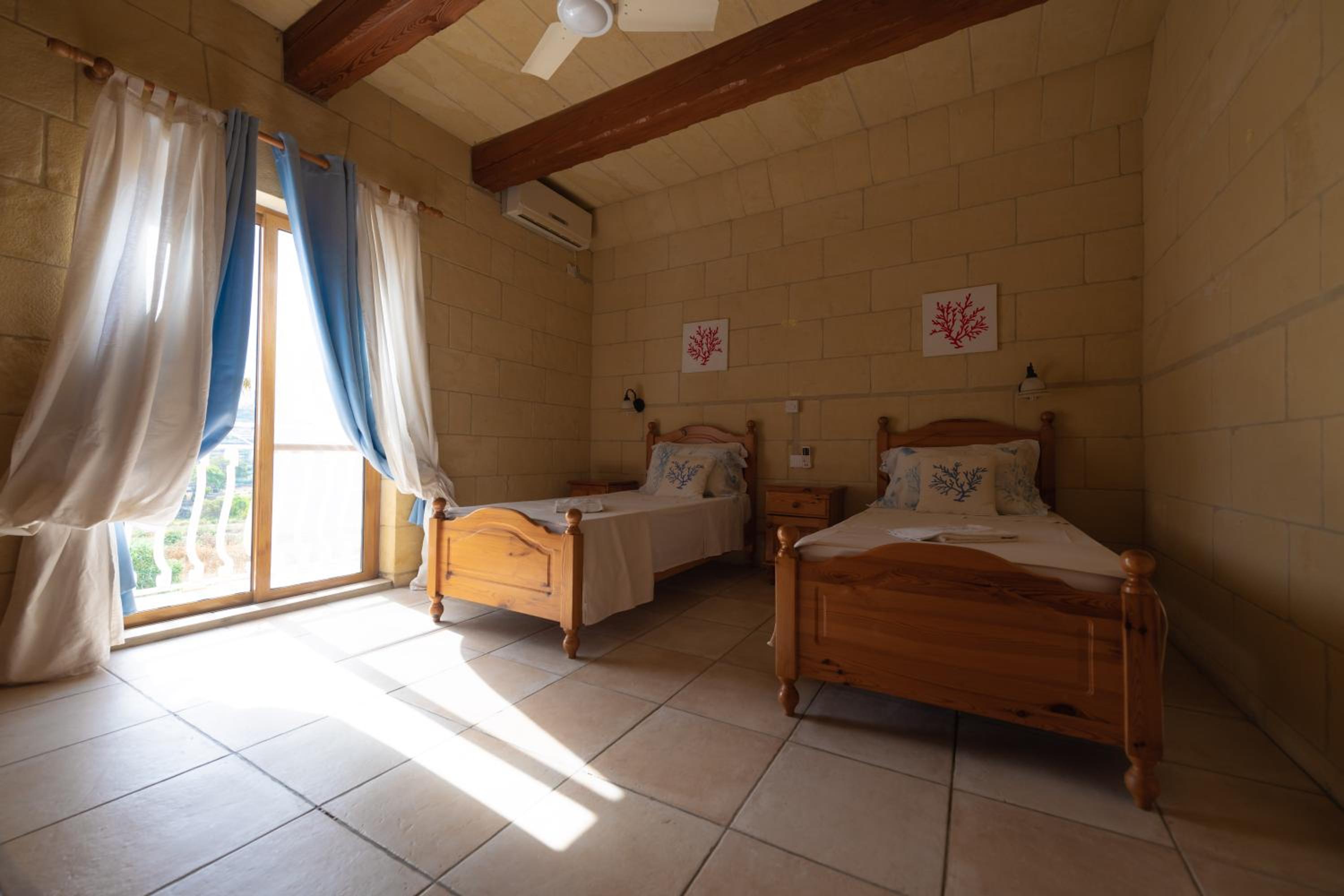 Villa photo 1