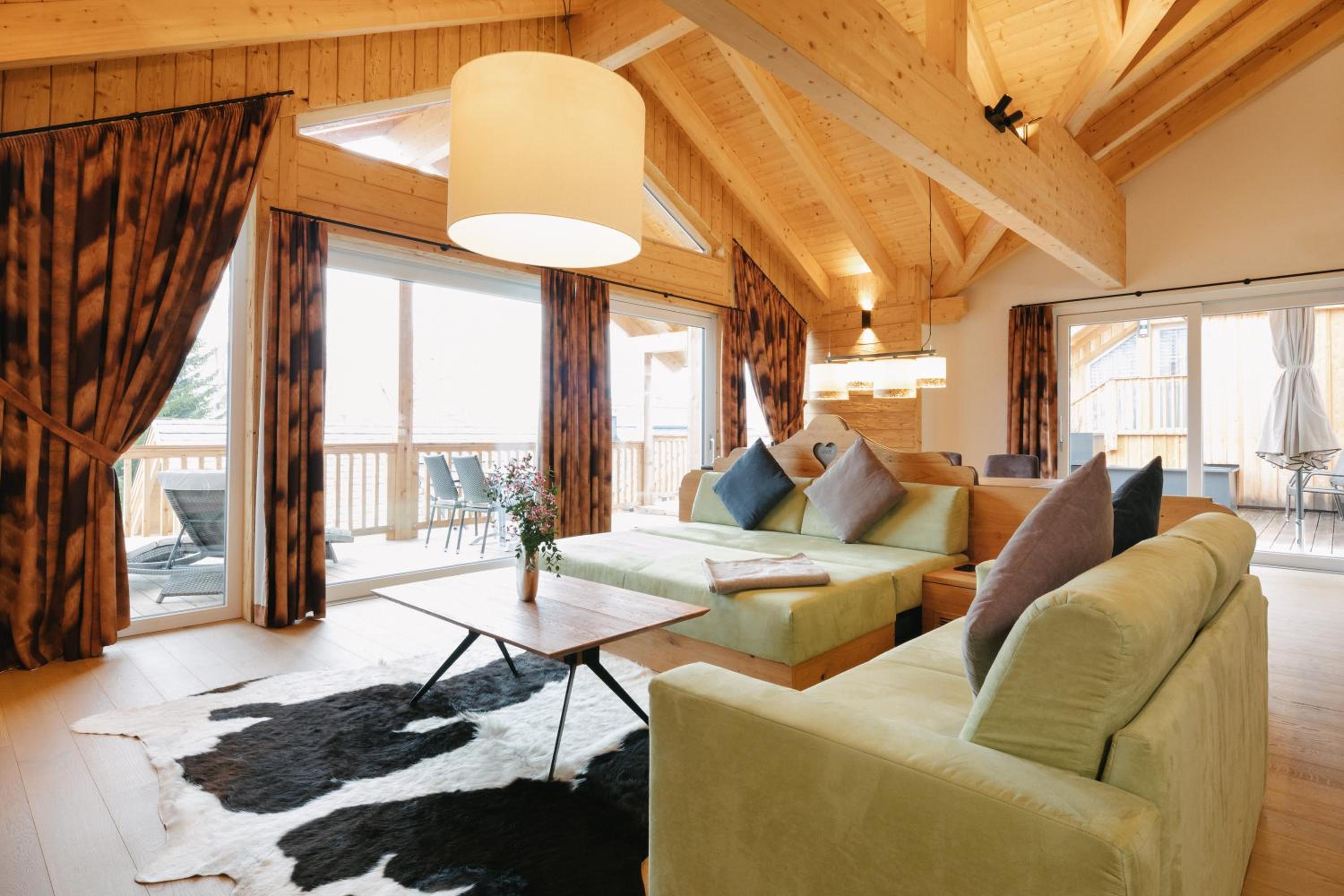 Penthouse Three-Bedroom Apartment with Private Sauna photo 1