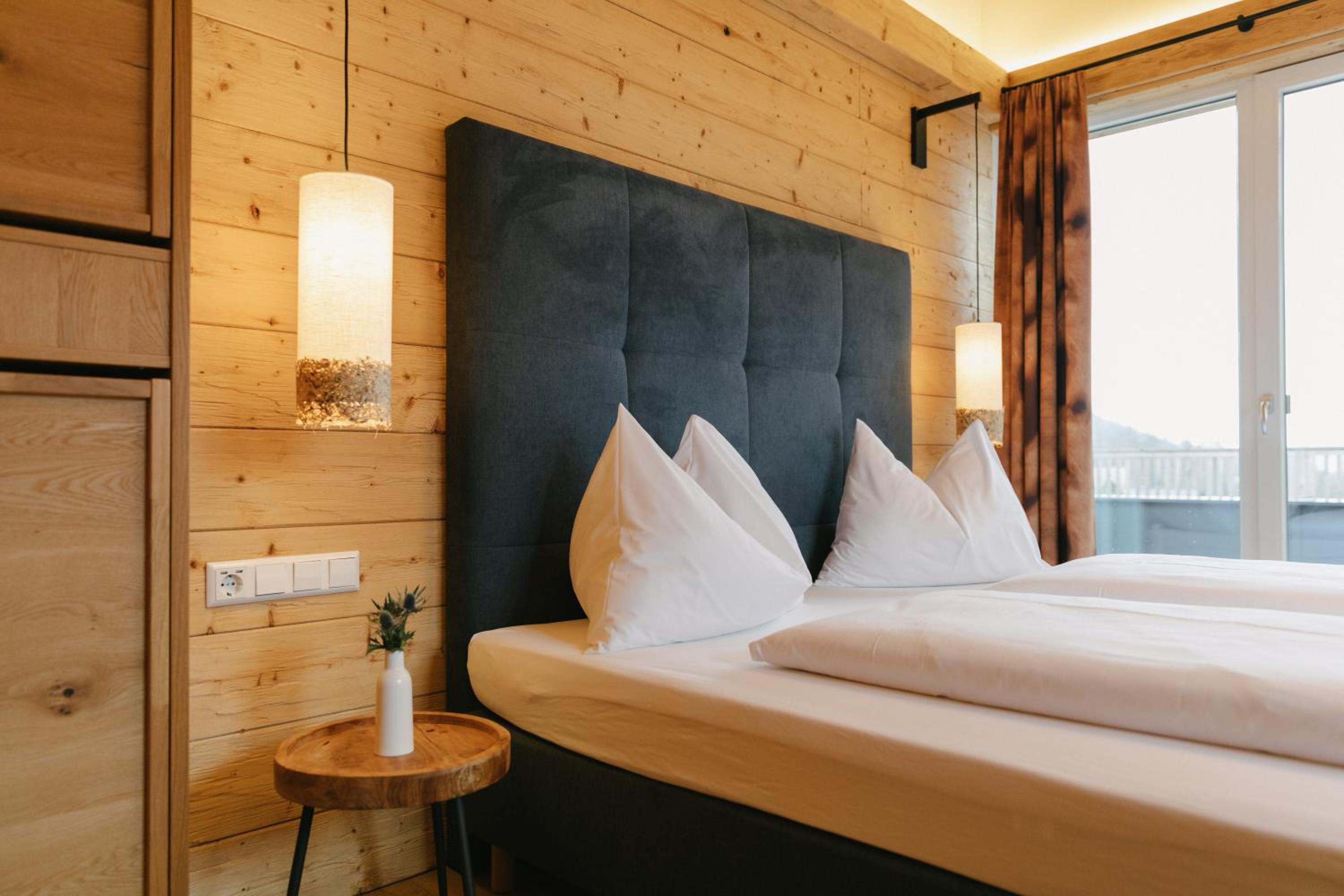 Penthouse Three-Bedroom Apartment with Private Sauna photo 3