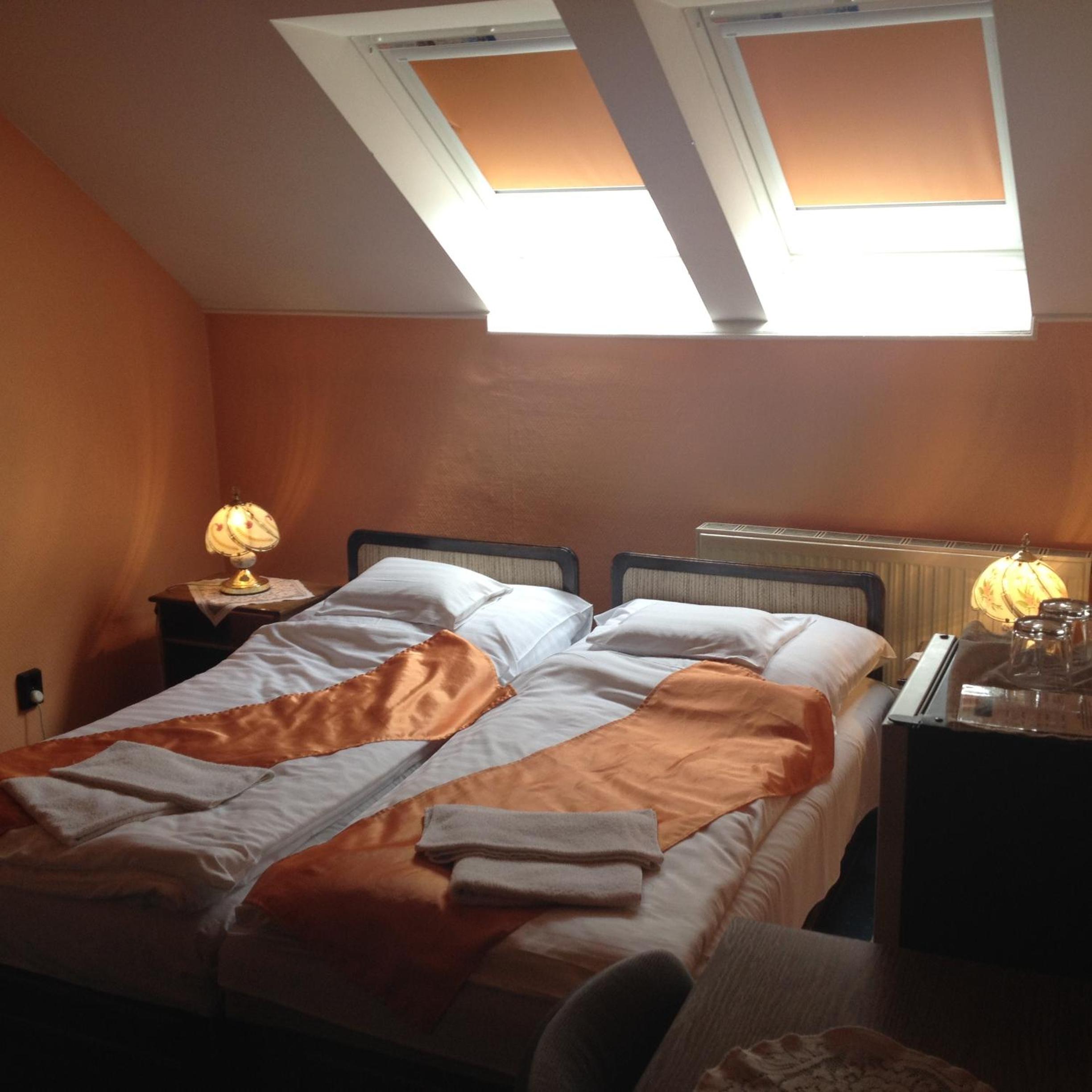 Basic Triple Room photo 1