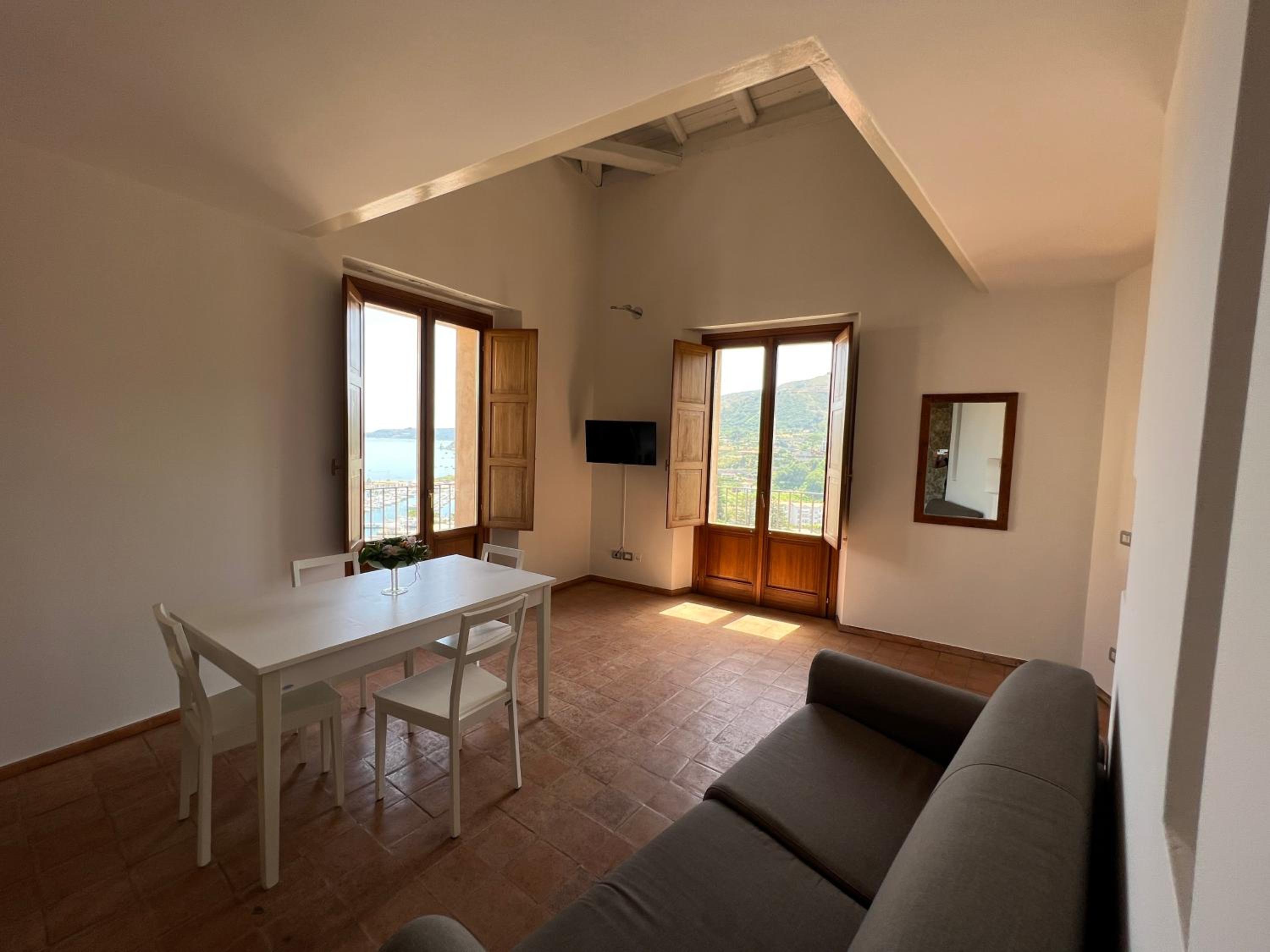 Three-Bedroom Apartment photo 1