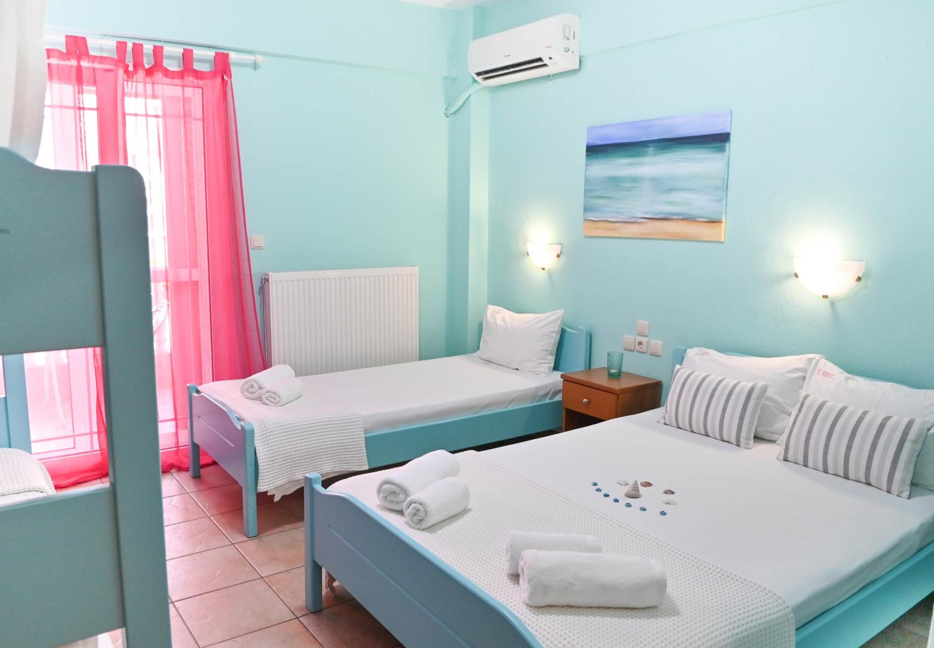 Quadruple Room with Terrace