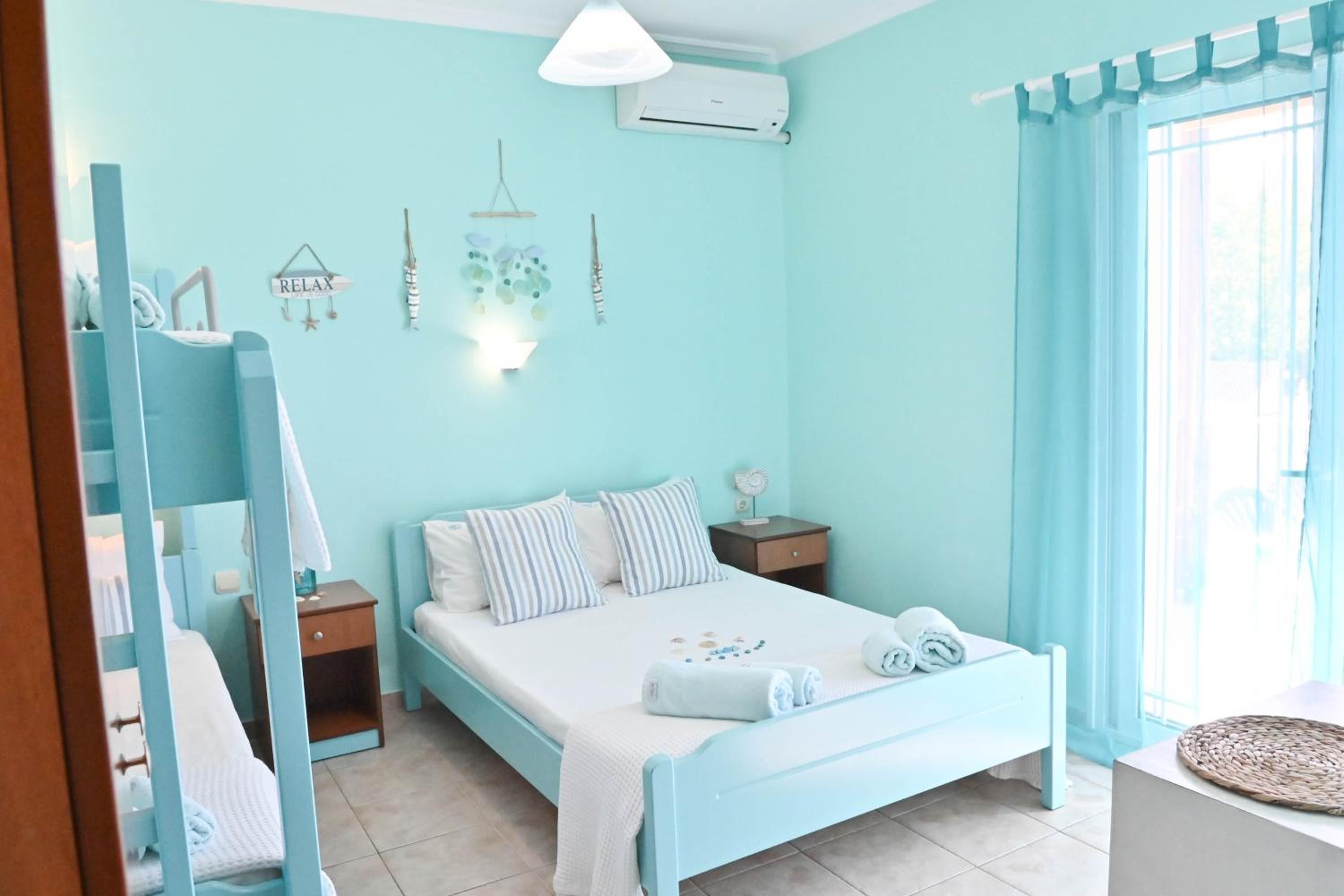 Triple Room with Terrace