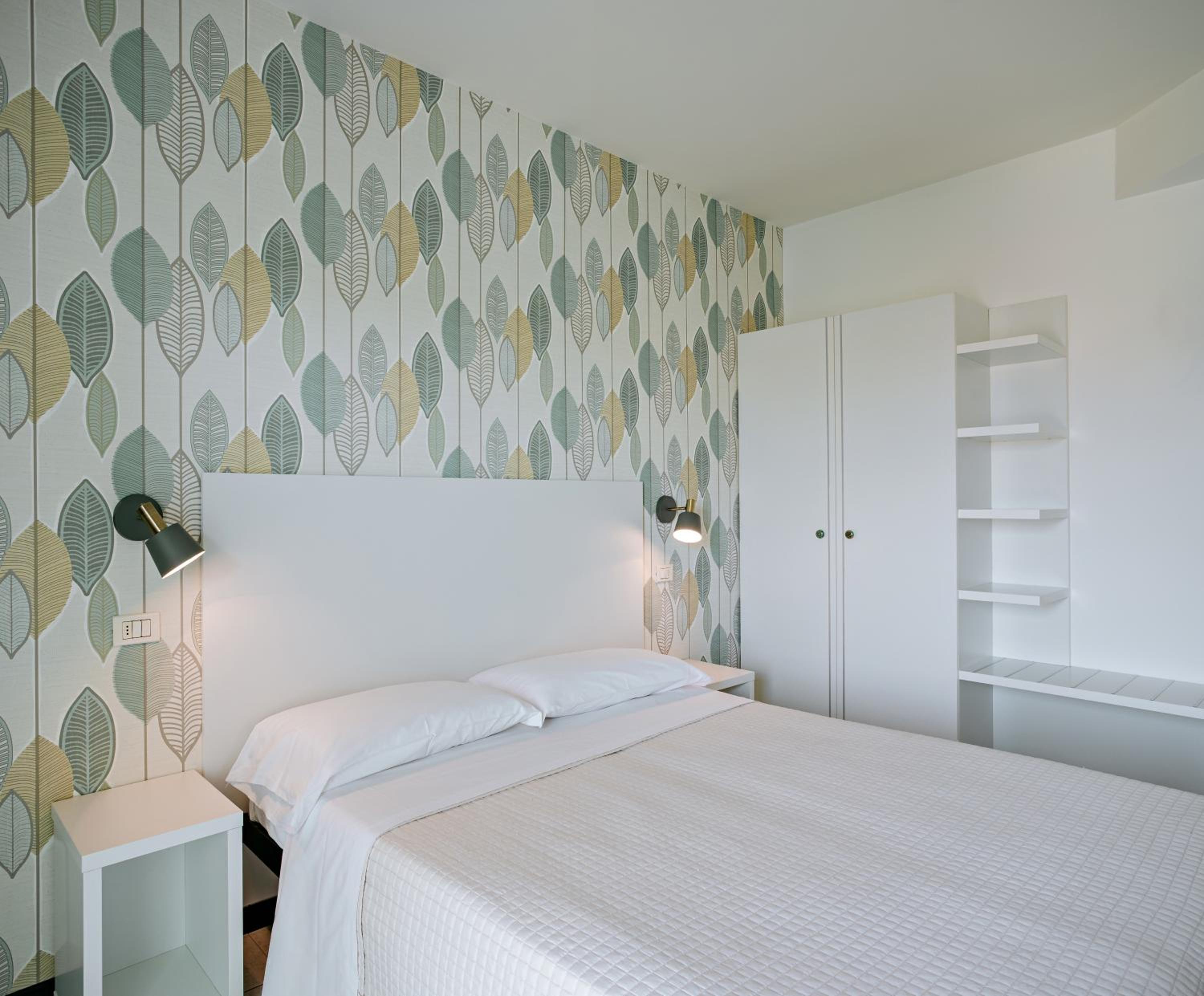 Double Room with Pool View - Photo 1