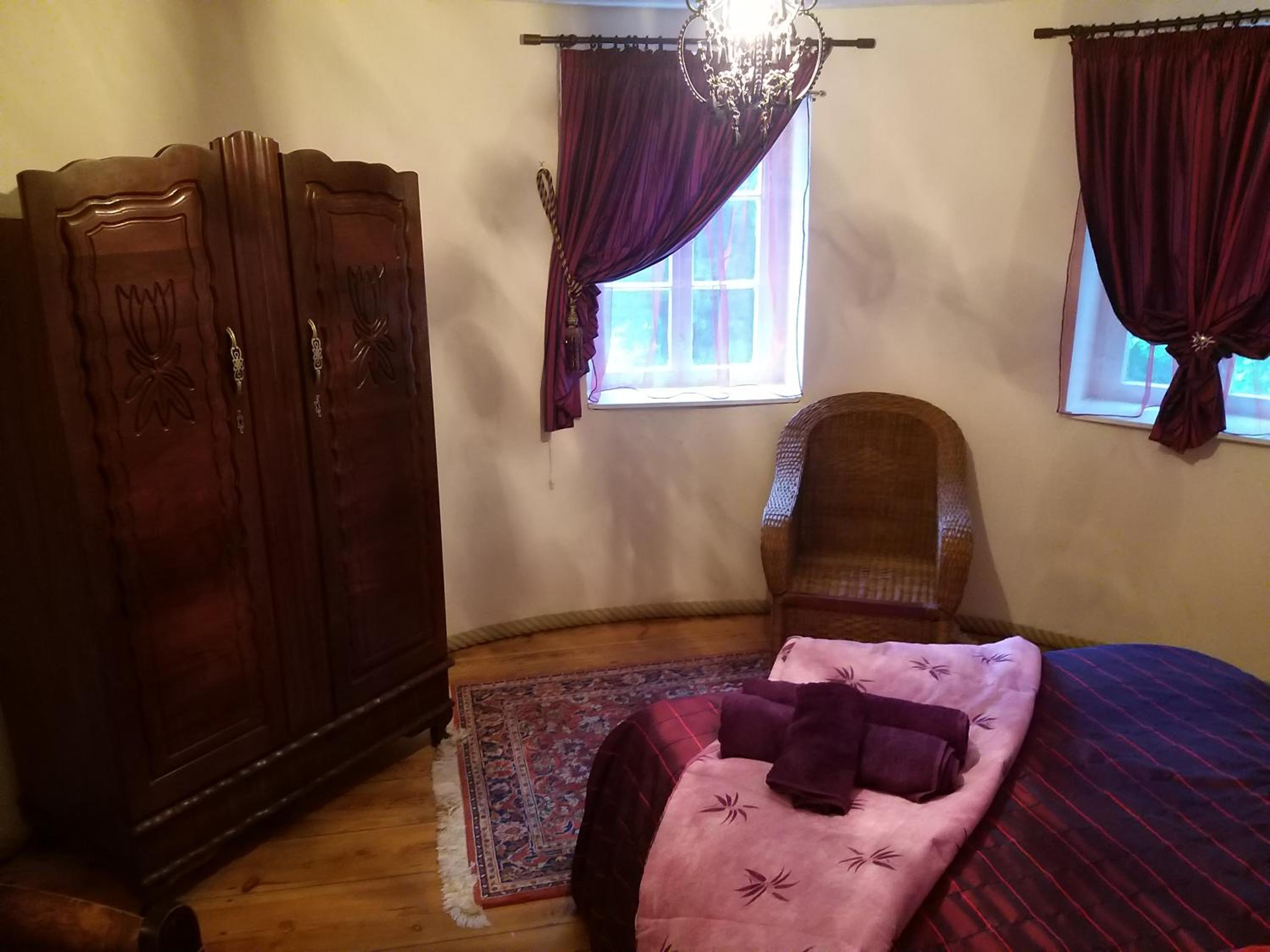 One-Bedroom Apartment - Photo 4