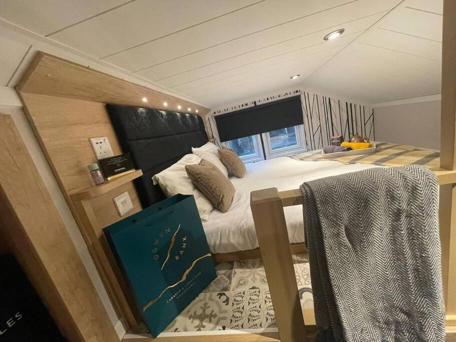 Two-Bedroom House - Photo 1