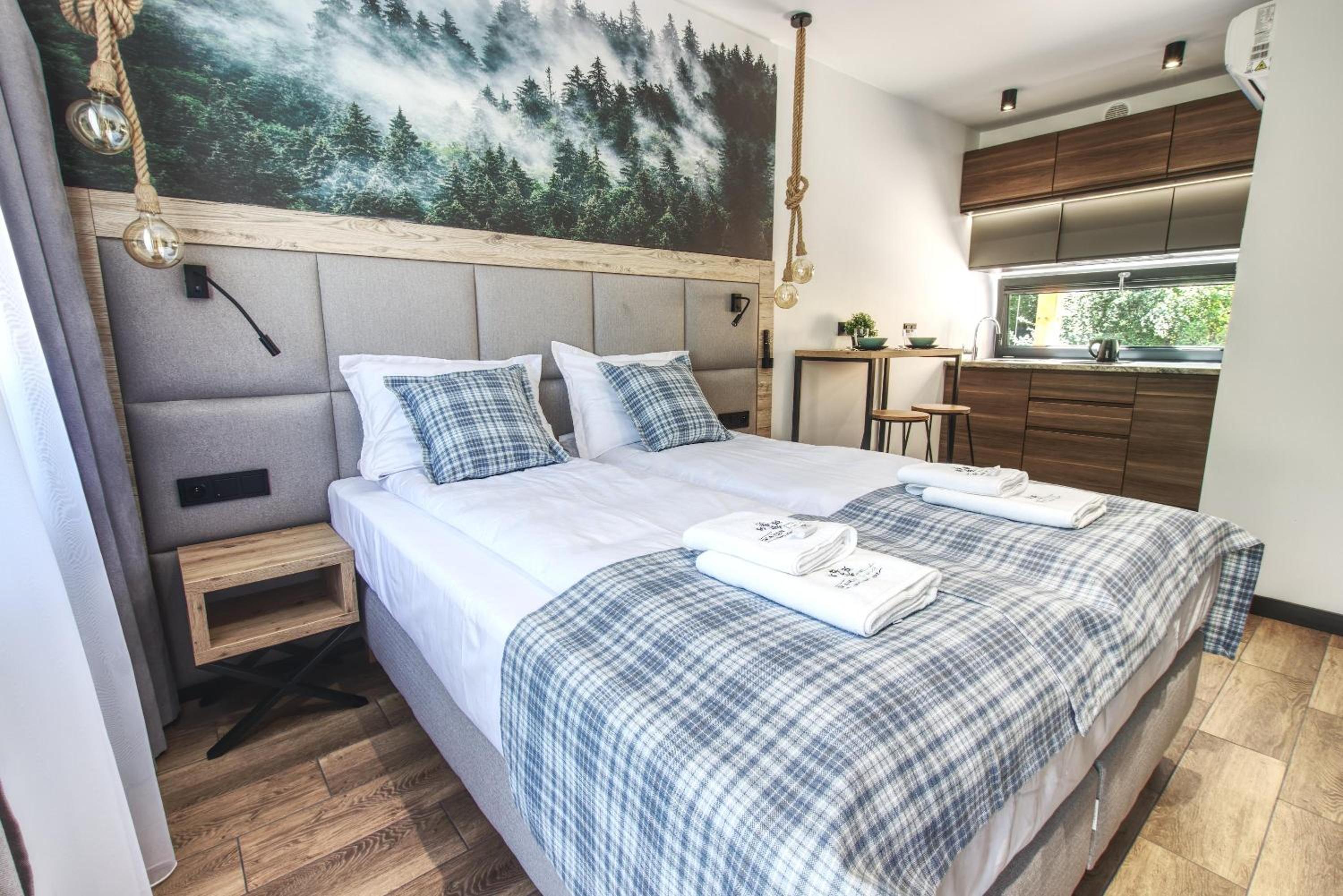 Double or Twin Room with Private Bathroom - Photo 3