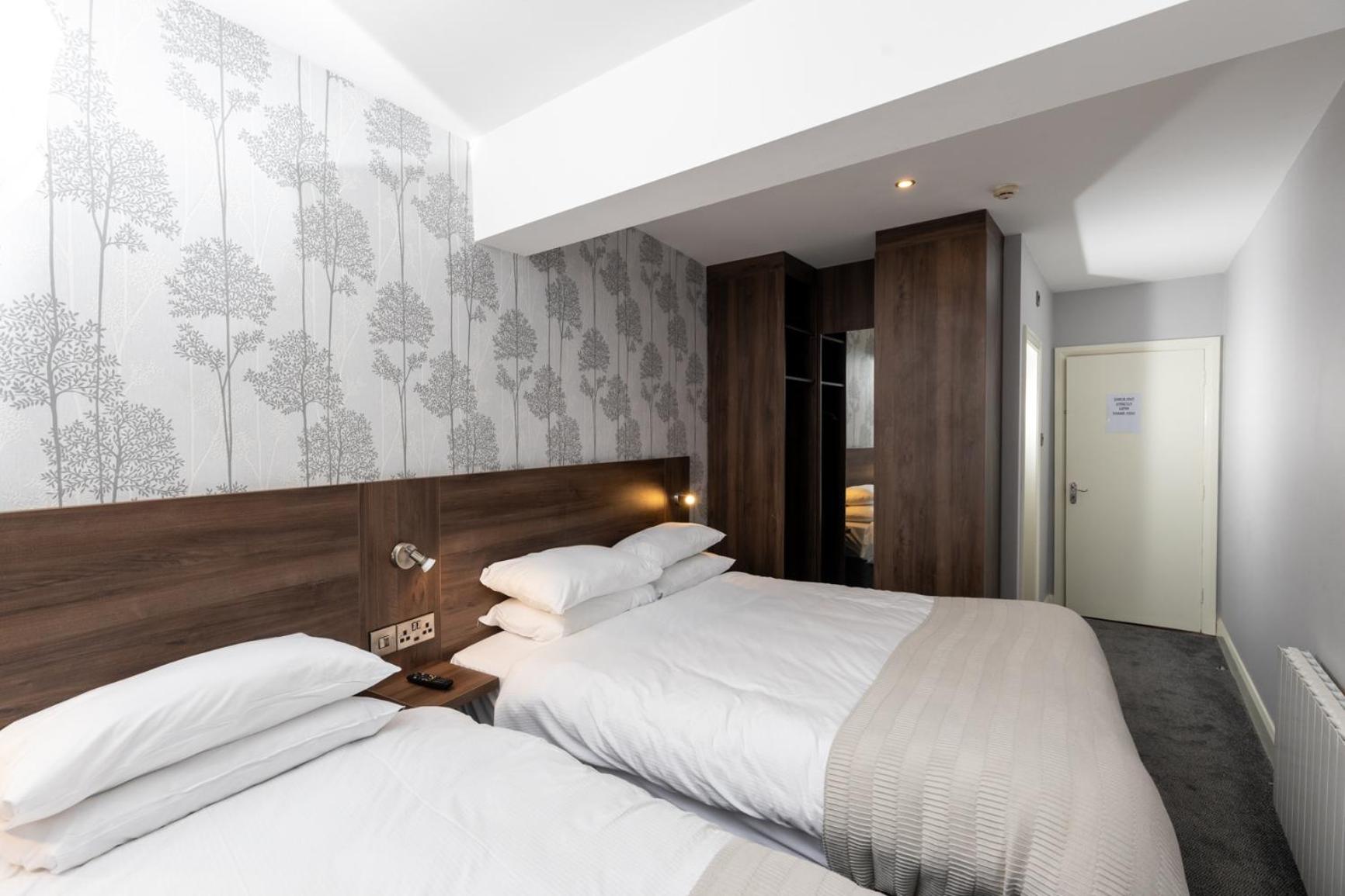 Twin Room - Photo 1