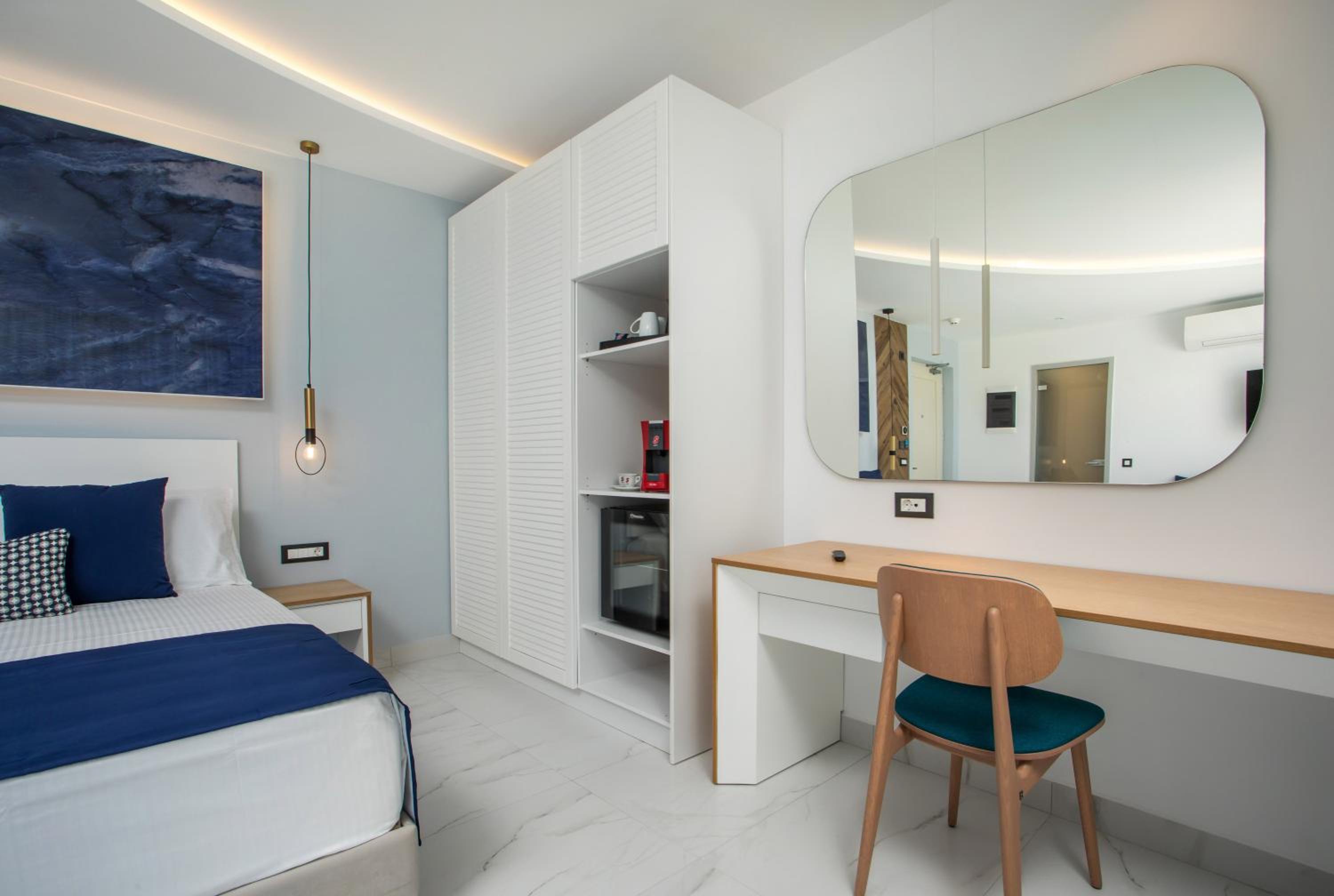 Executive Suite with Sea View & Jacuzzi (Adults Only)  - Photo 6