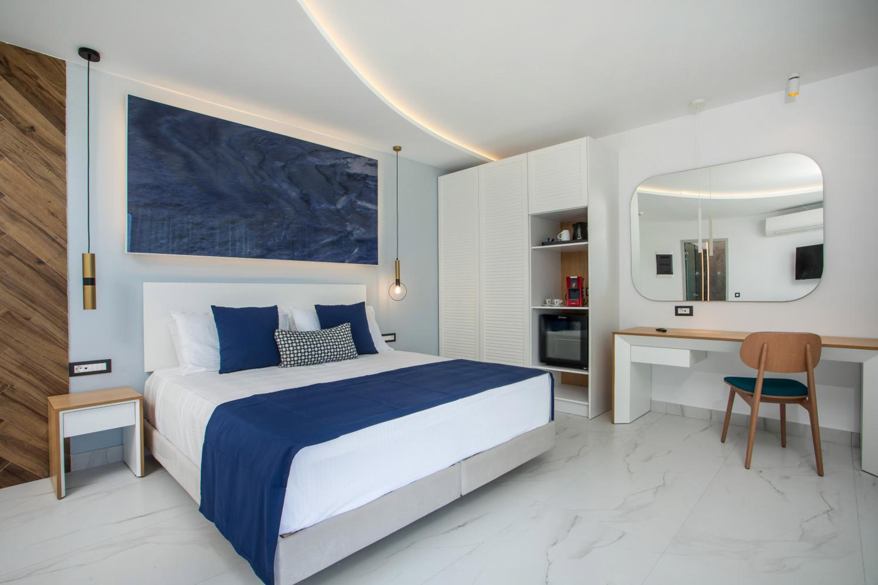 Executive Suite with Sea View & Jacuzzi (Adults Only)  - Photo 3