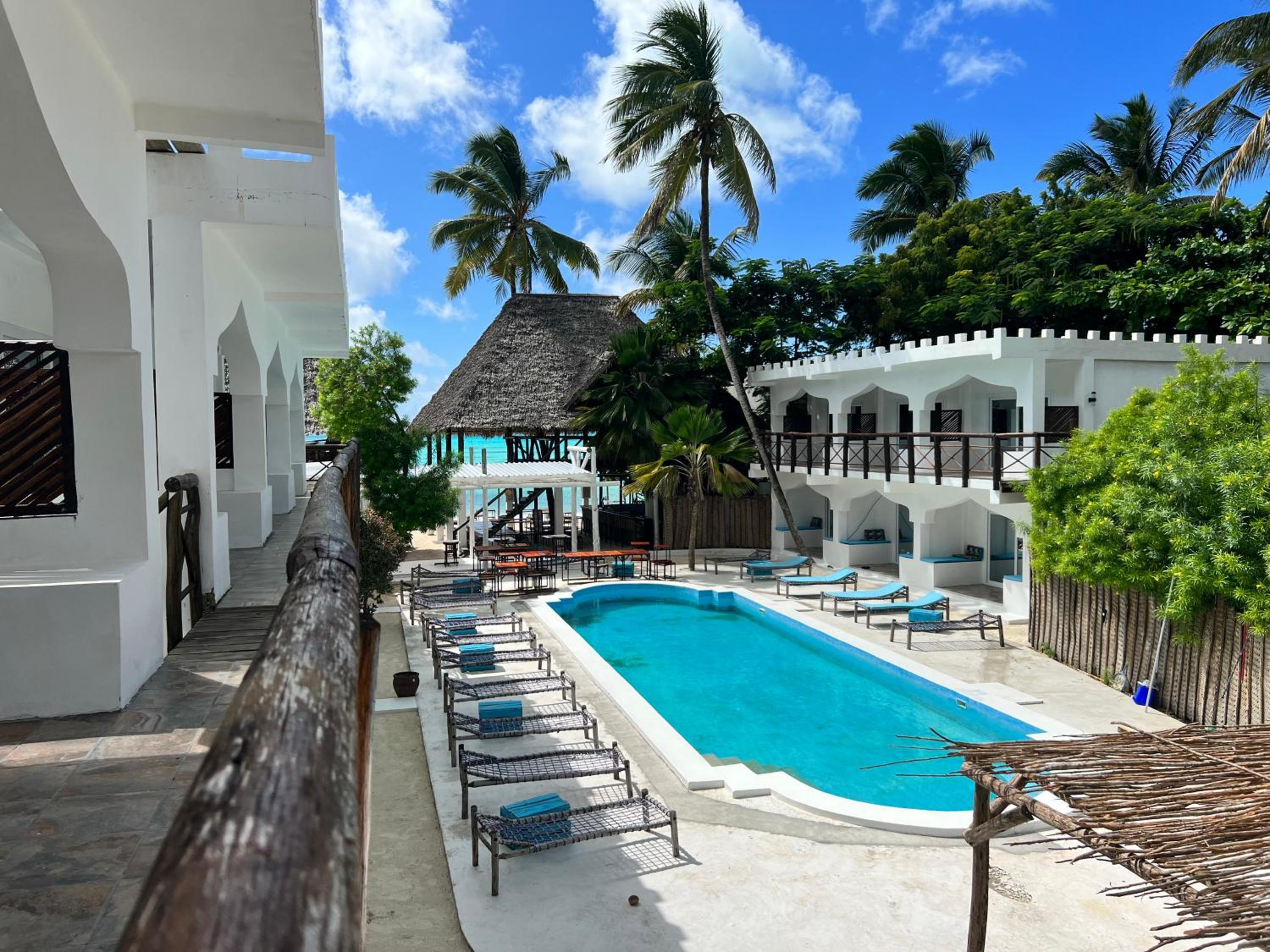 Deluxe Double Room with Side Sea View - Photo 9