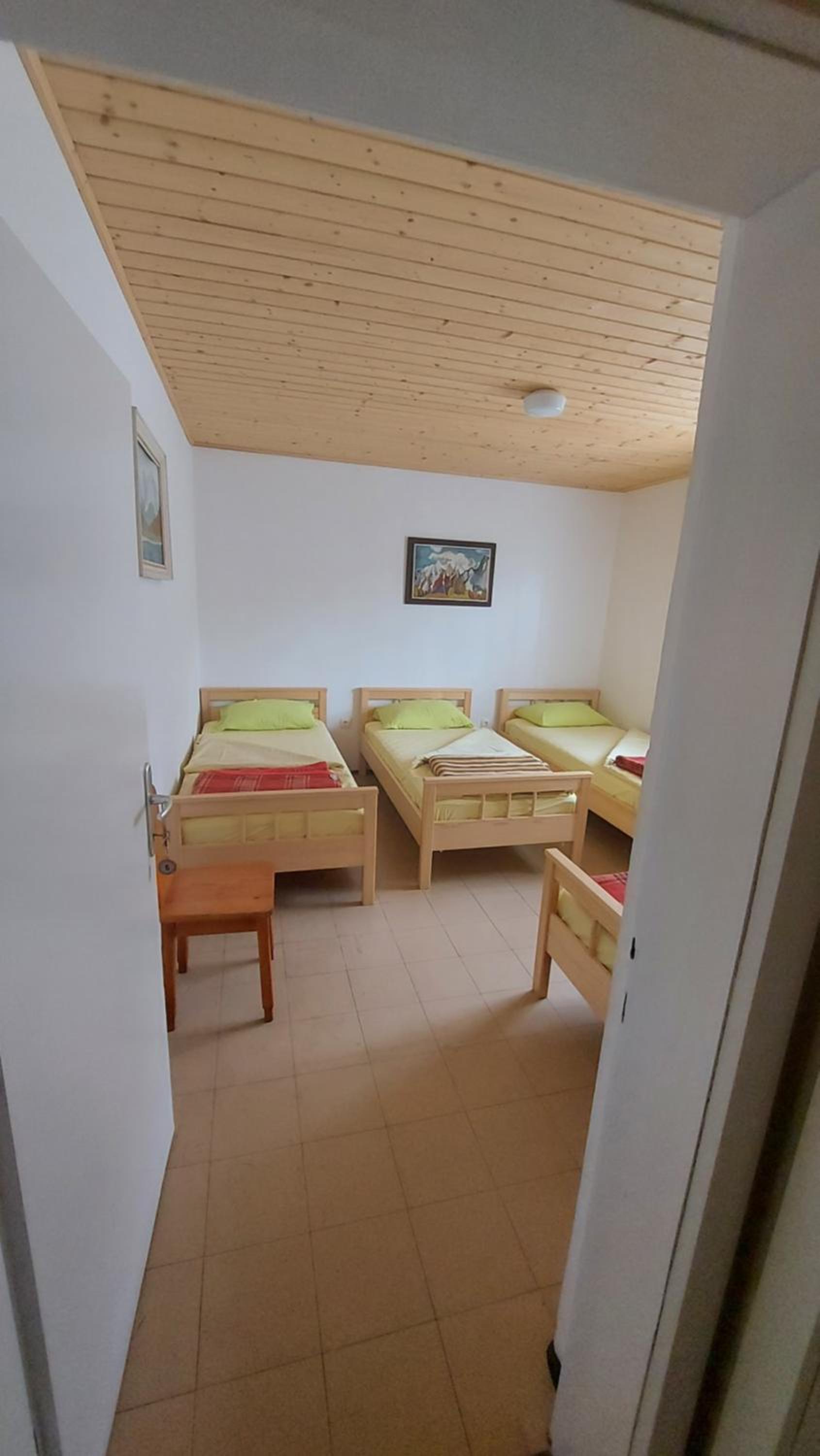 Bed in 4-Bed Mixed Dormitory Room photo 2