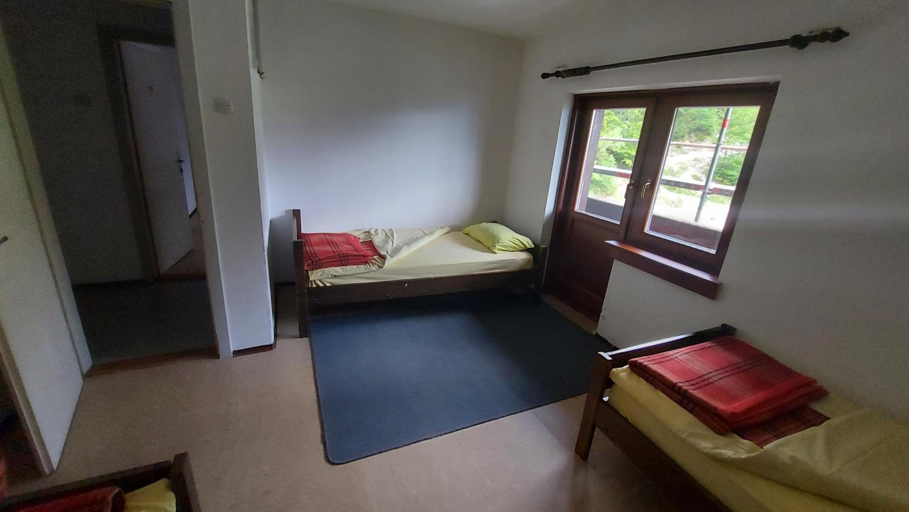 Single Bed in Mixed Dormitory Room photo 1