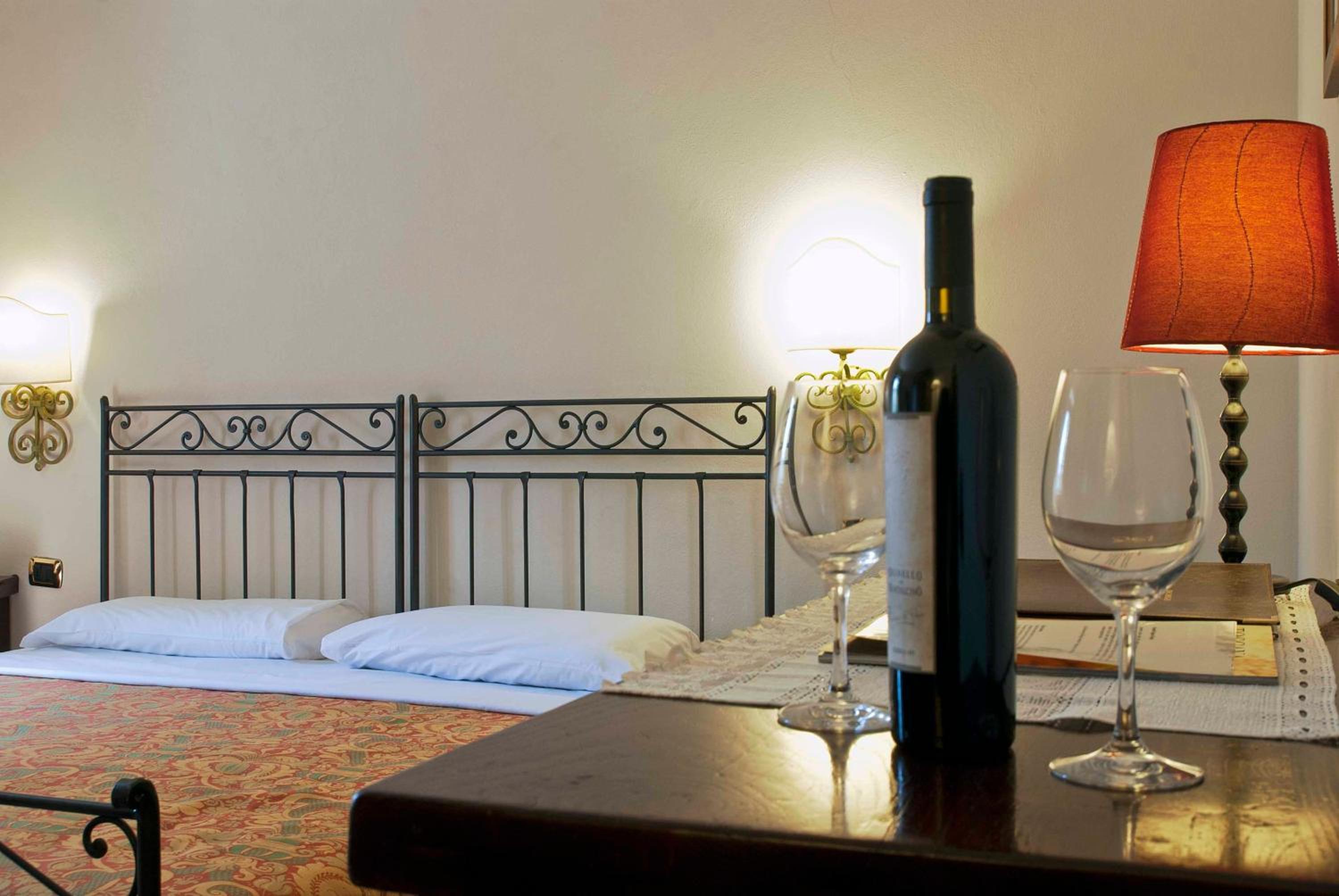 Double Room - Photo 11