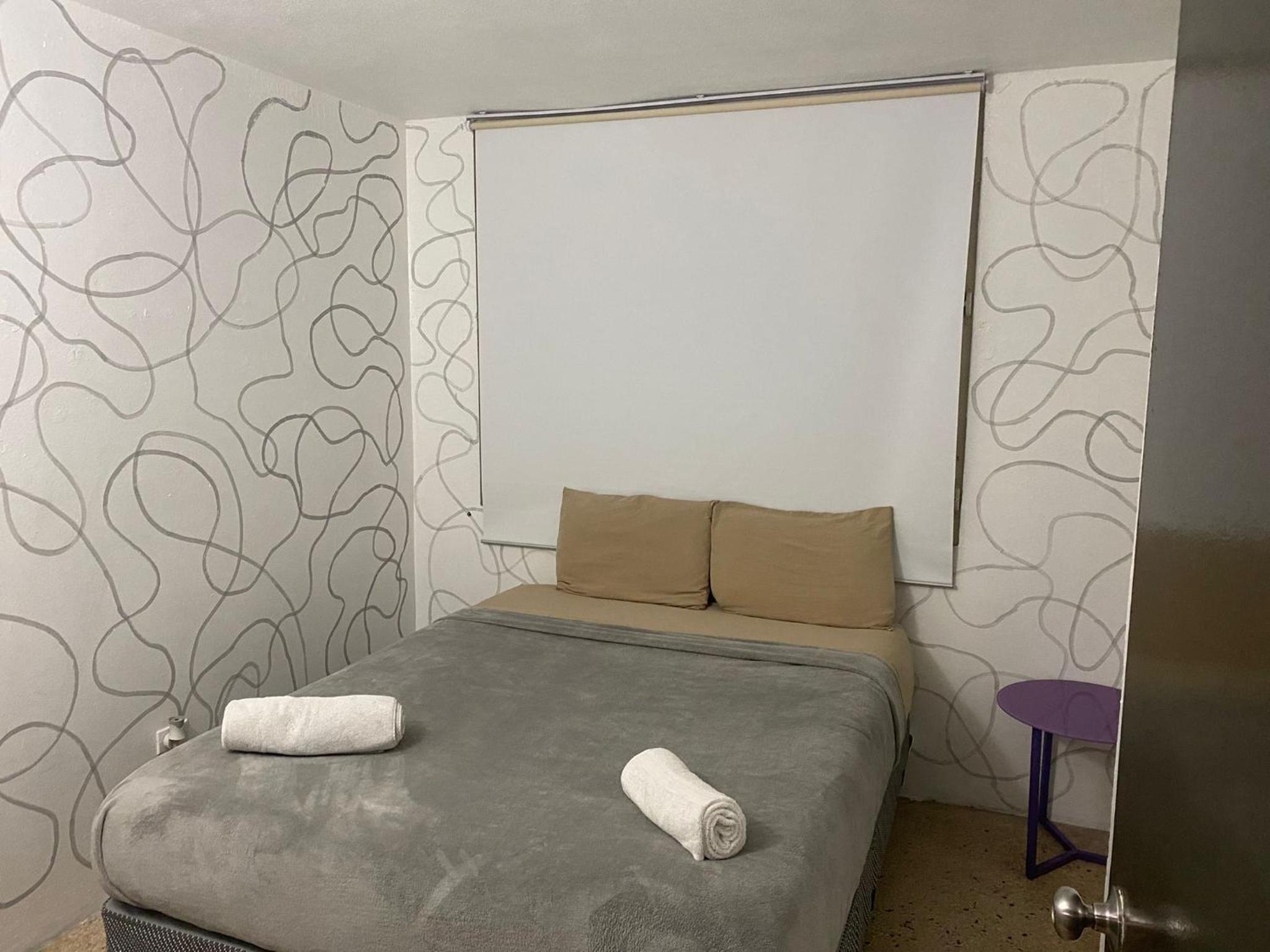 Five-Bedroom House photo 1