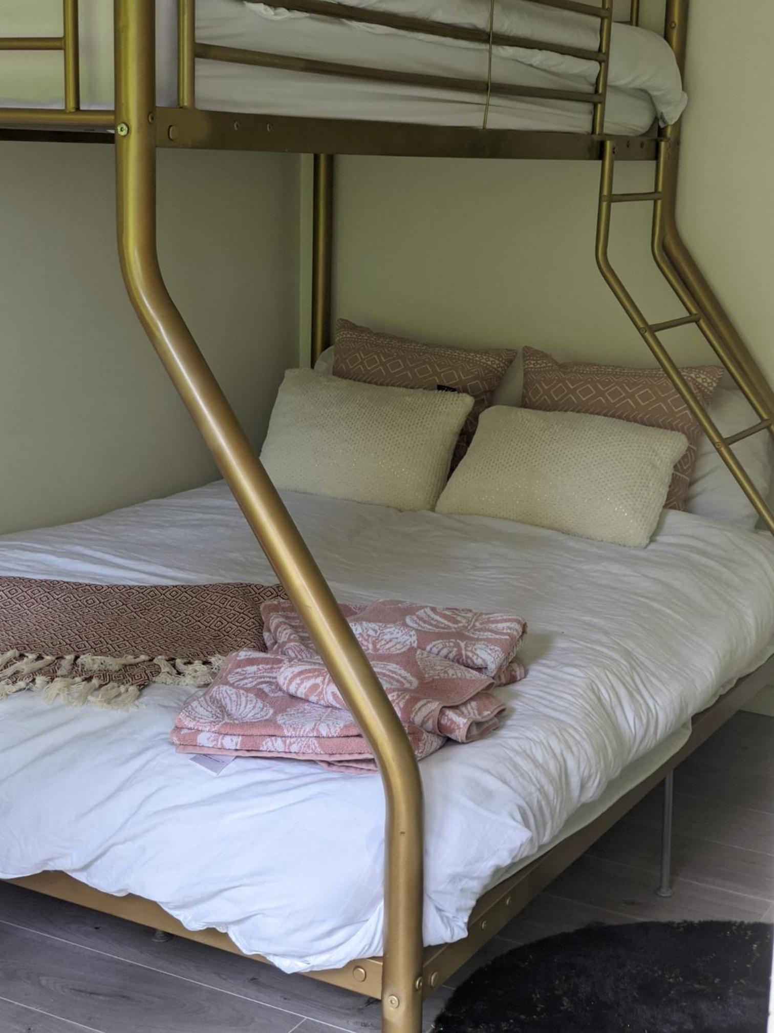 Family Room - Photo 5