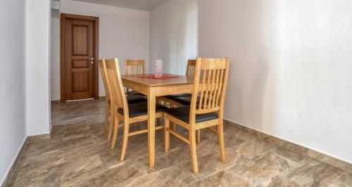 Three-Bedroom Villa photo 1