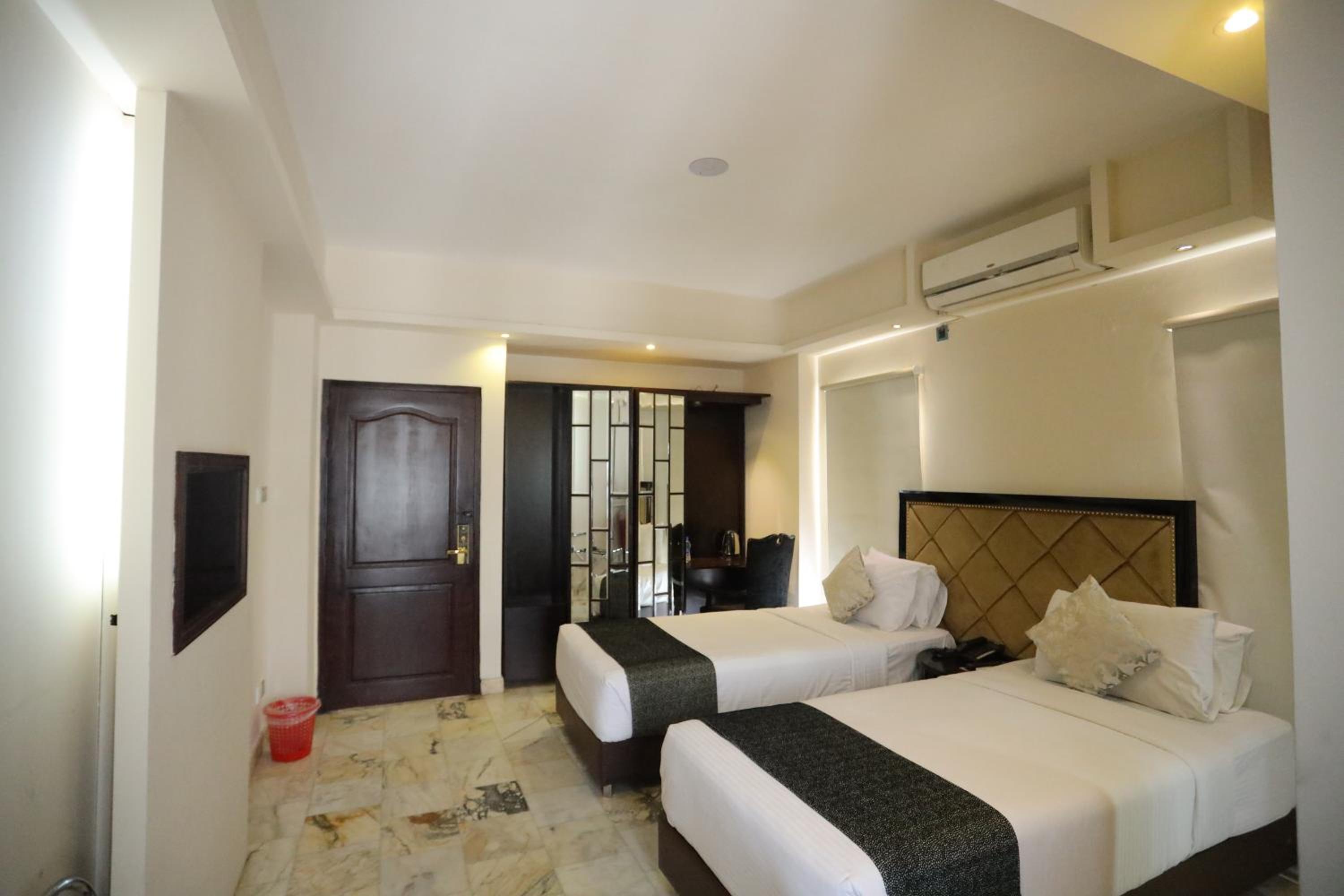Superior Twin Room - Photo 3