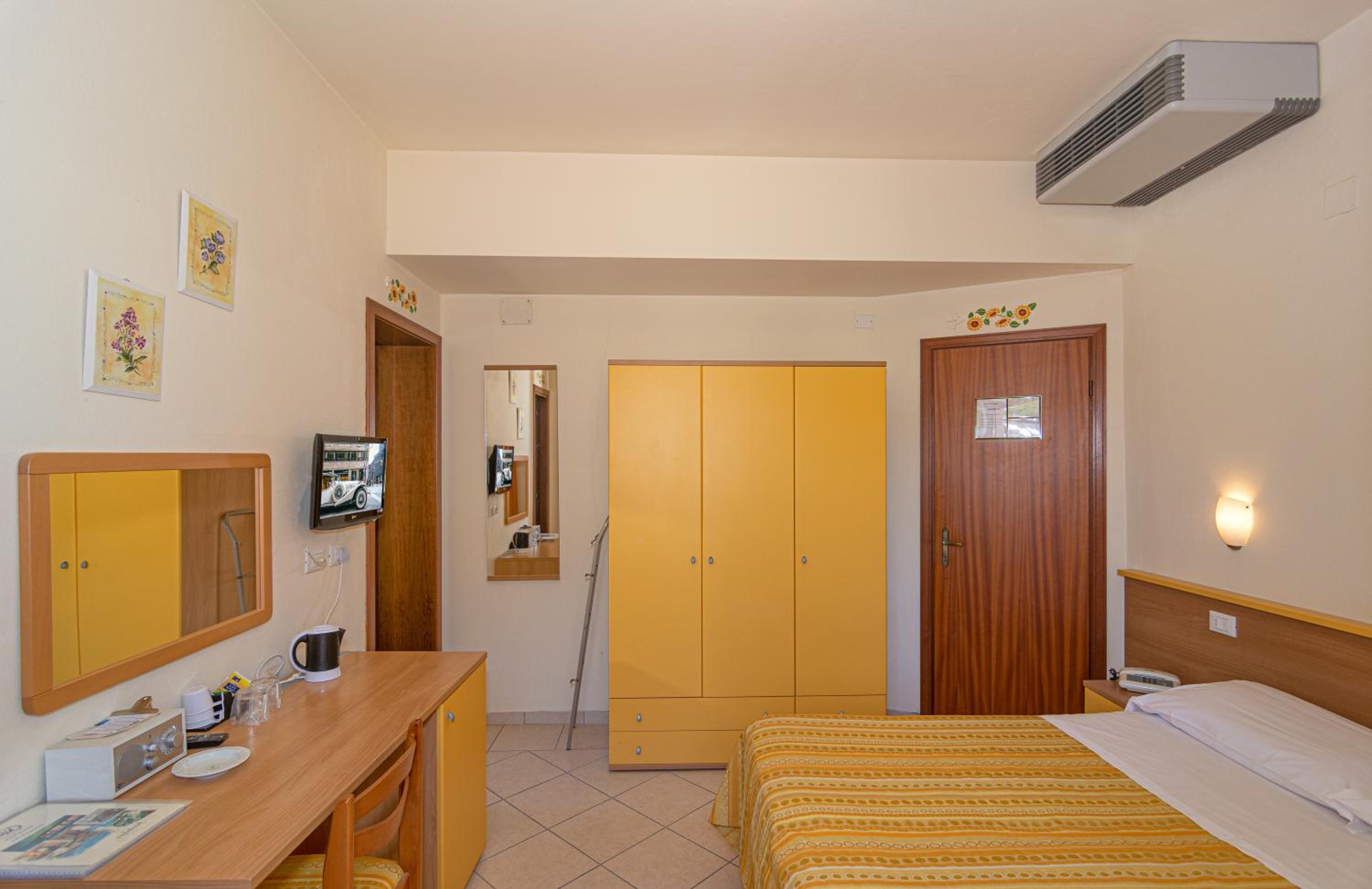 Triple Room photo 2