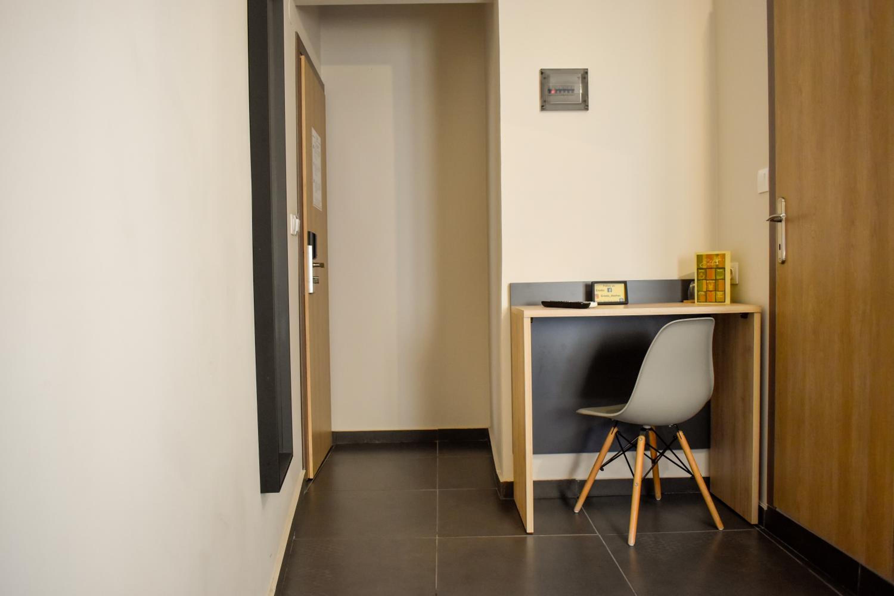 Double Room, No Balcony, City view, Non-smoking