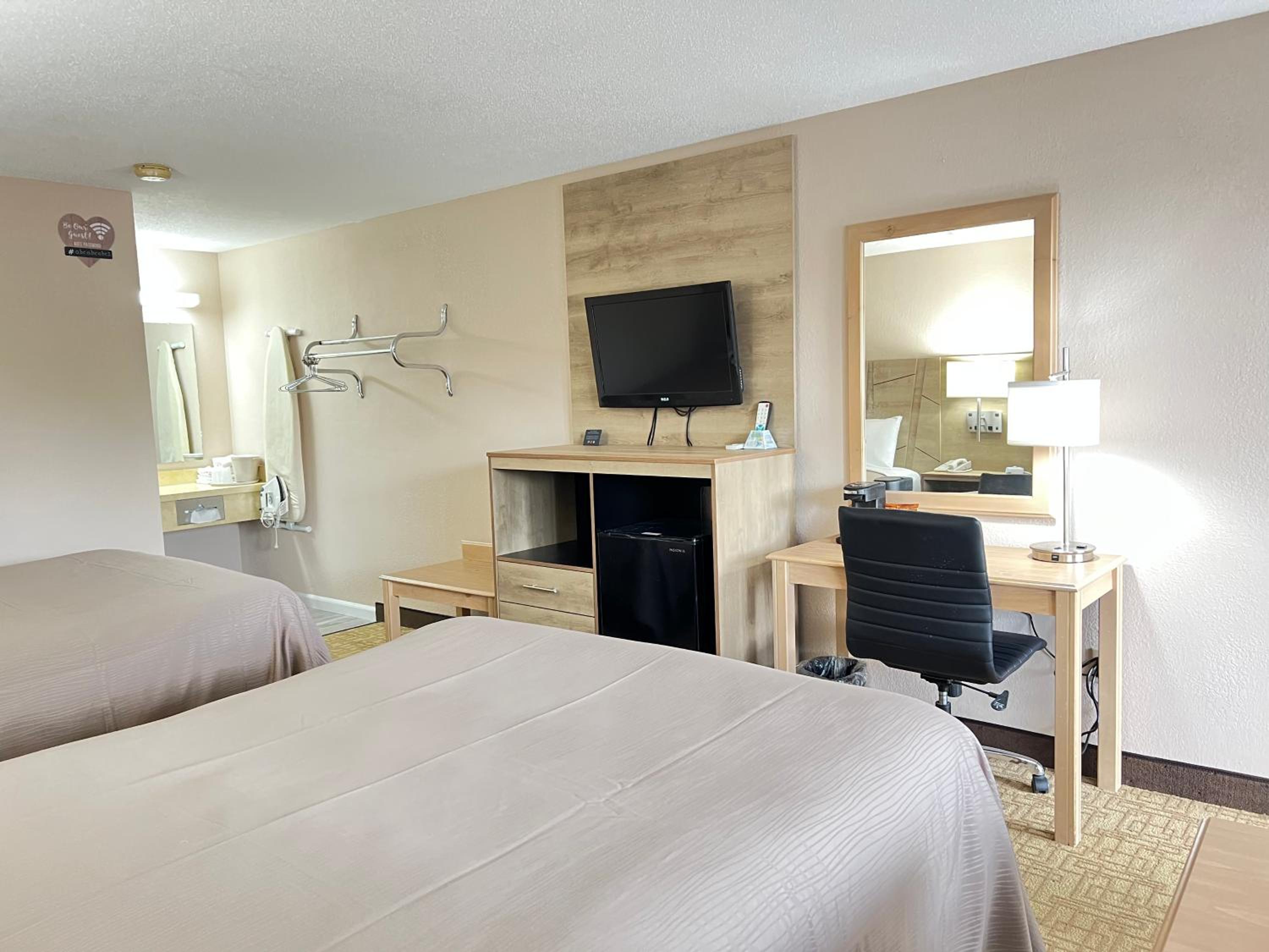Double Room with Two Double Beds photo 2