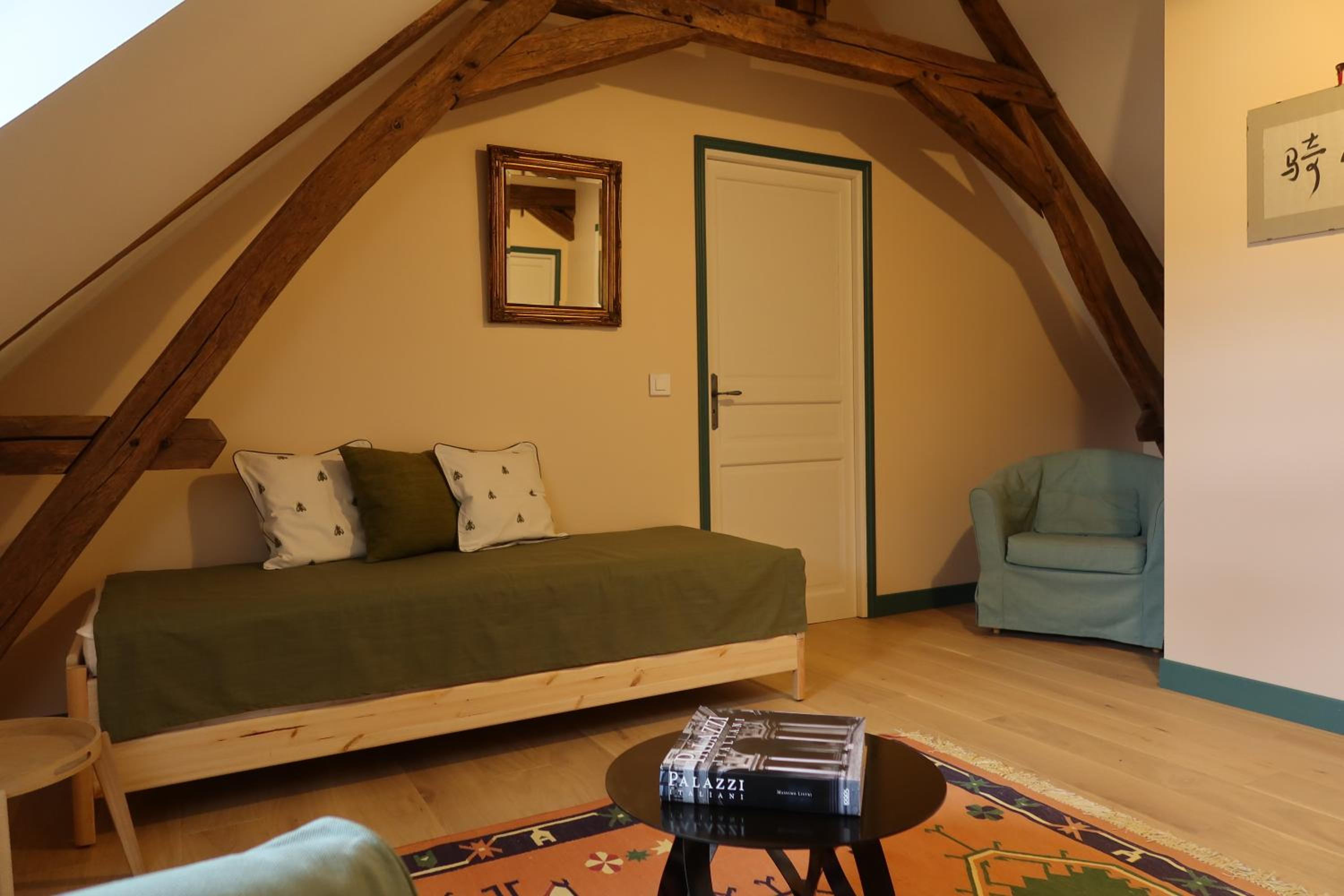One-Bedroom Suite - Photo 7