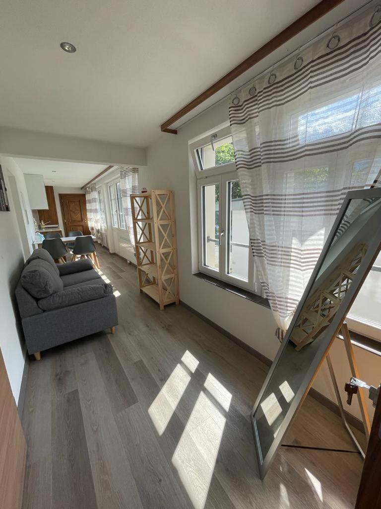One-Bedroom Apartment - Photo 2
