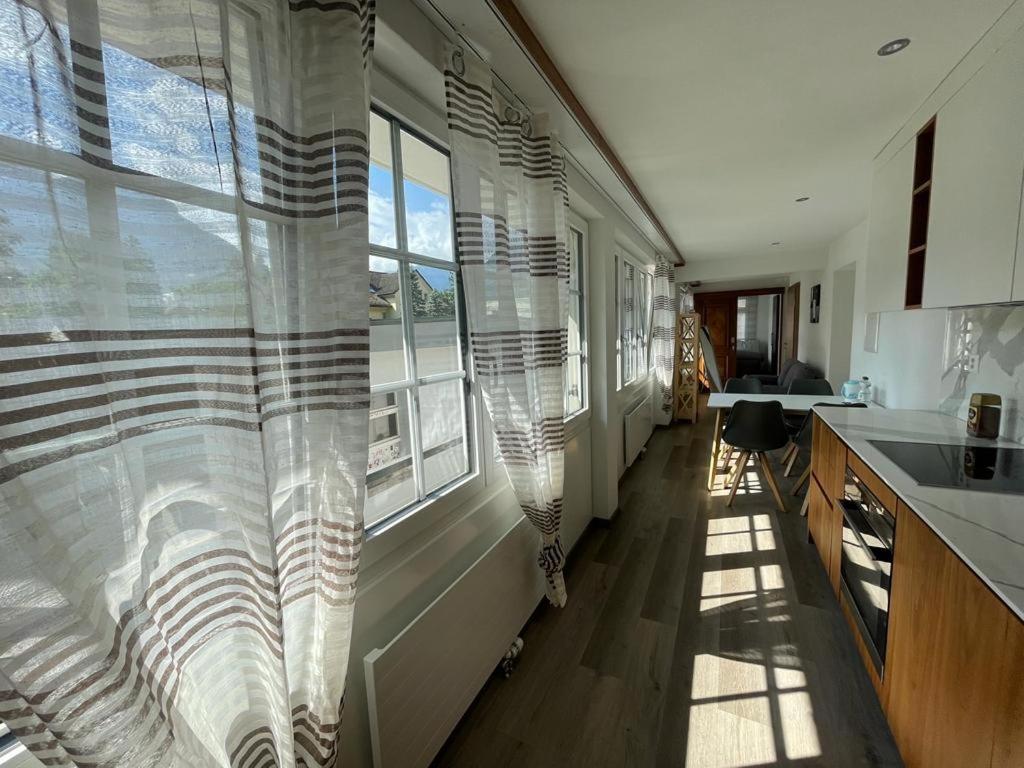 One-Bedroom Apartment - Photo 3