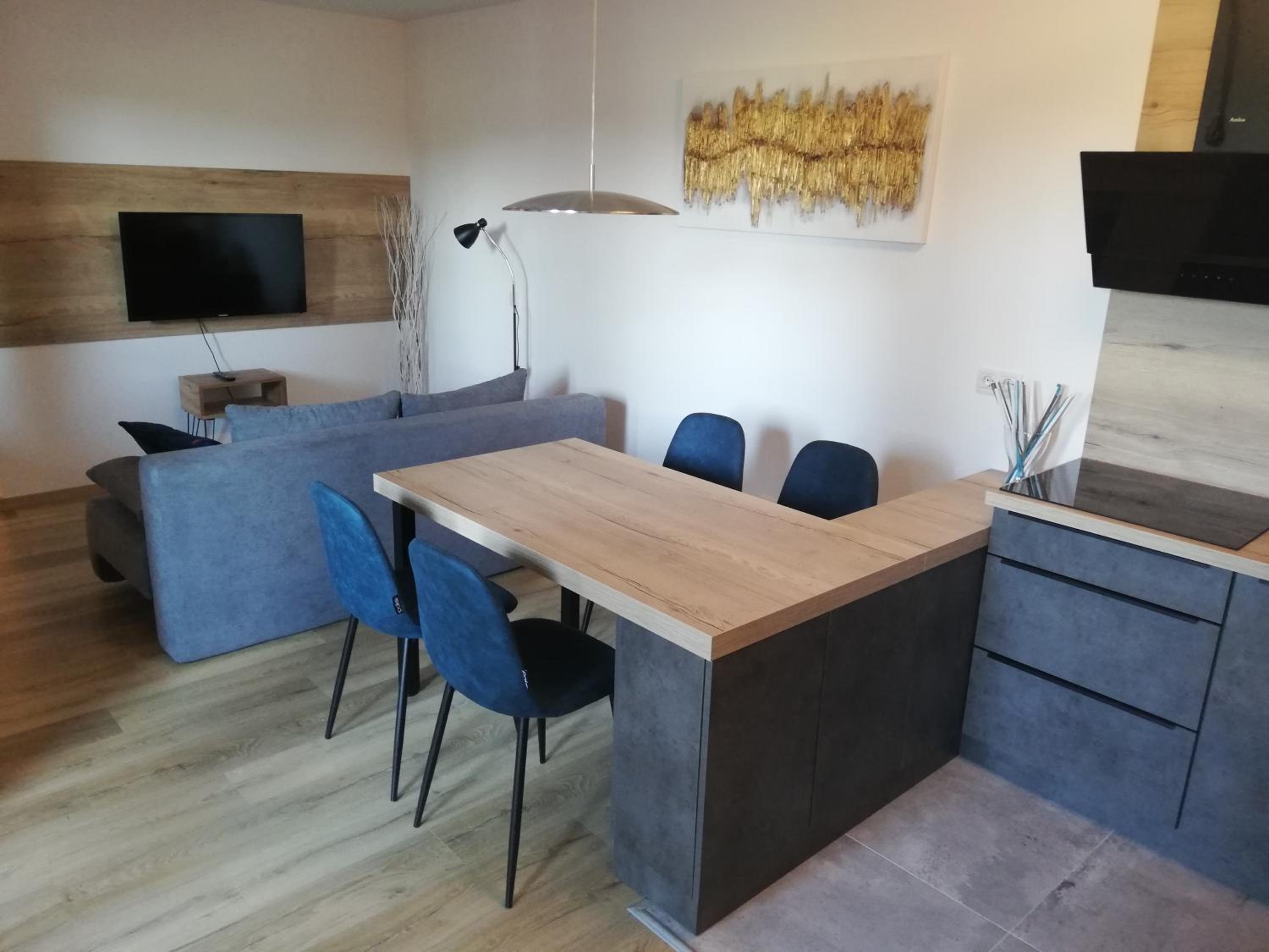 One-Bedroom Apartment - Photo 14