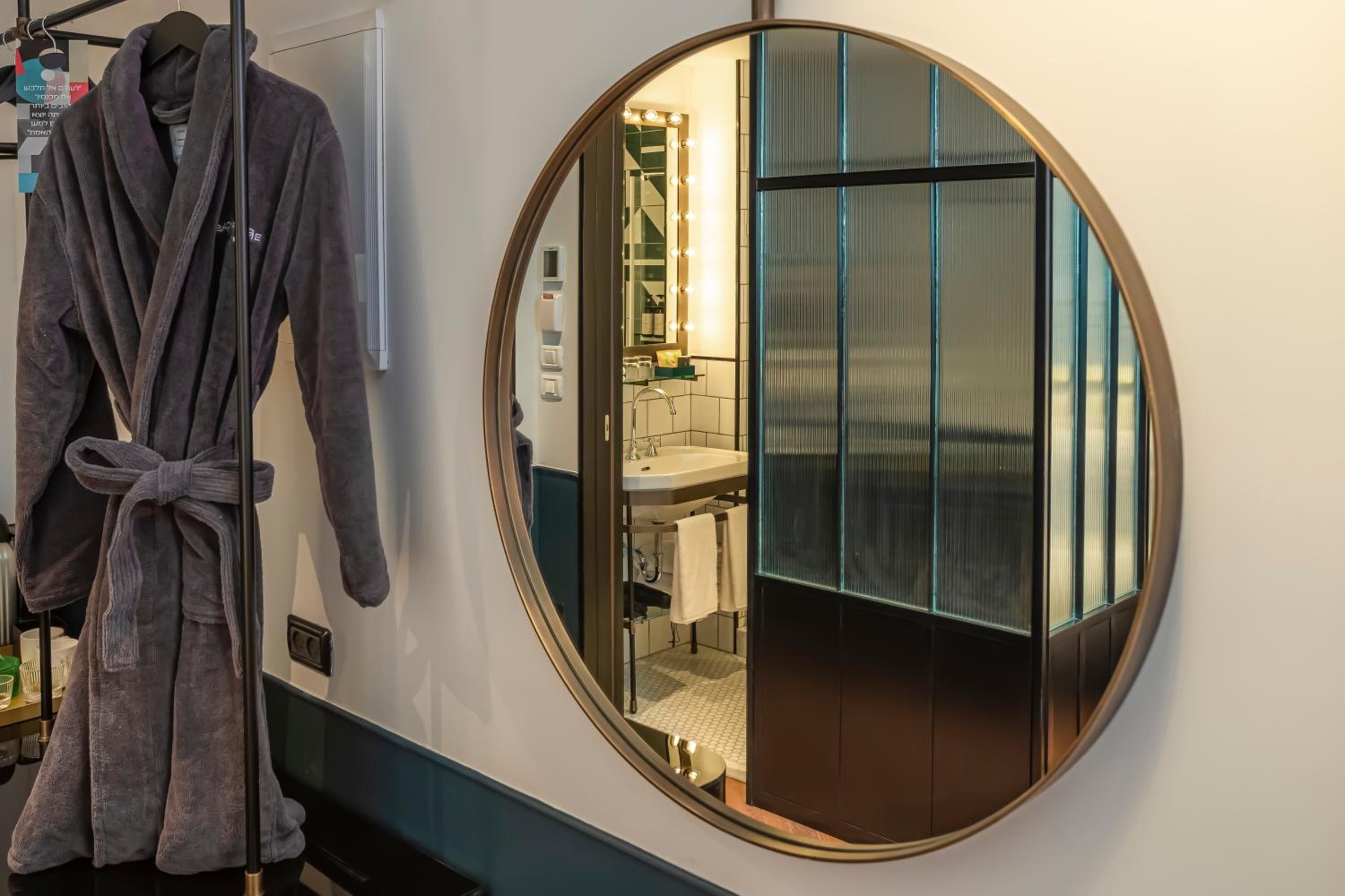 Standard Room - Photo 8