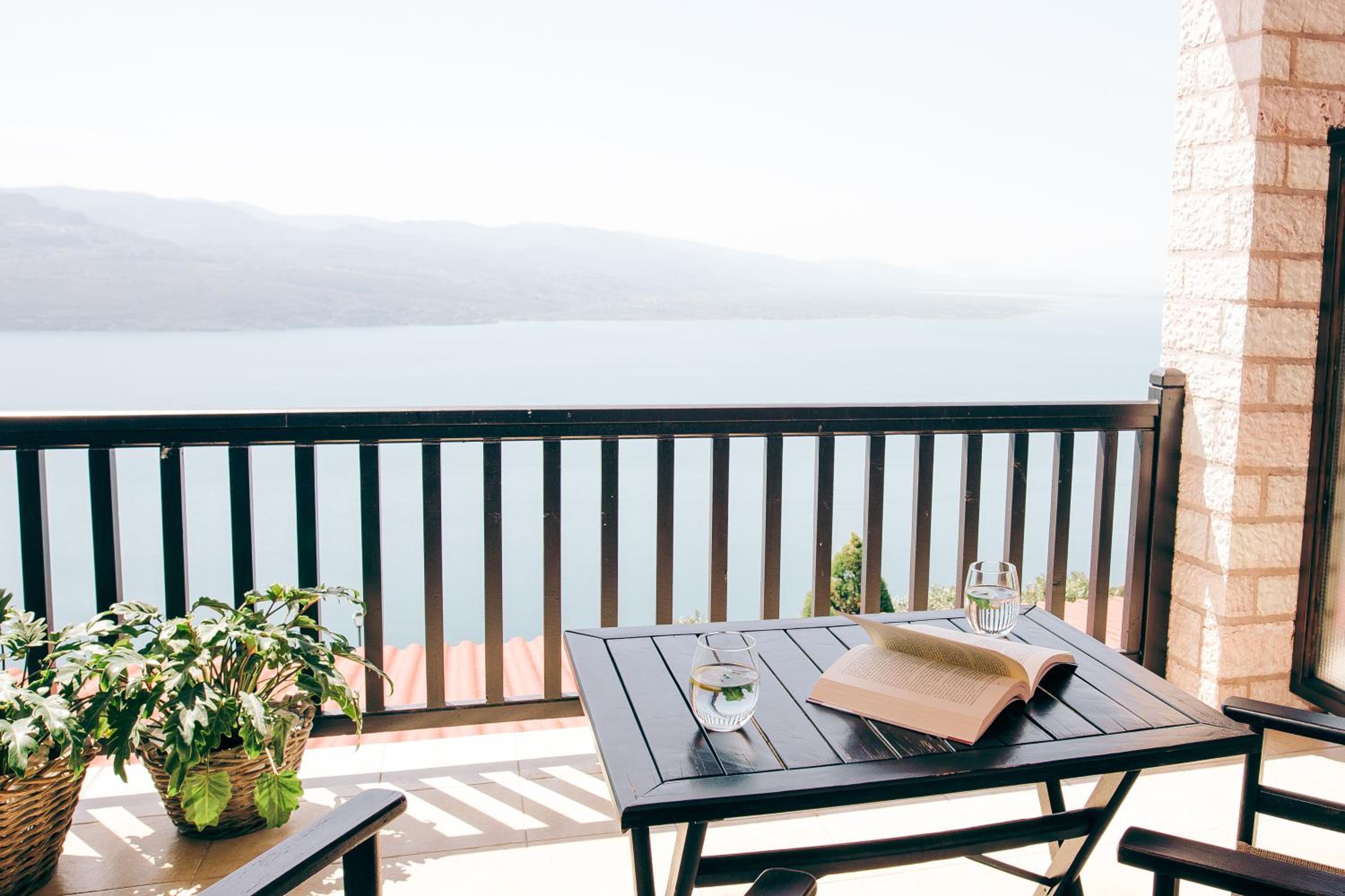 Single Room with Lake View photo 3