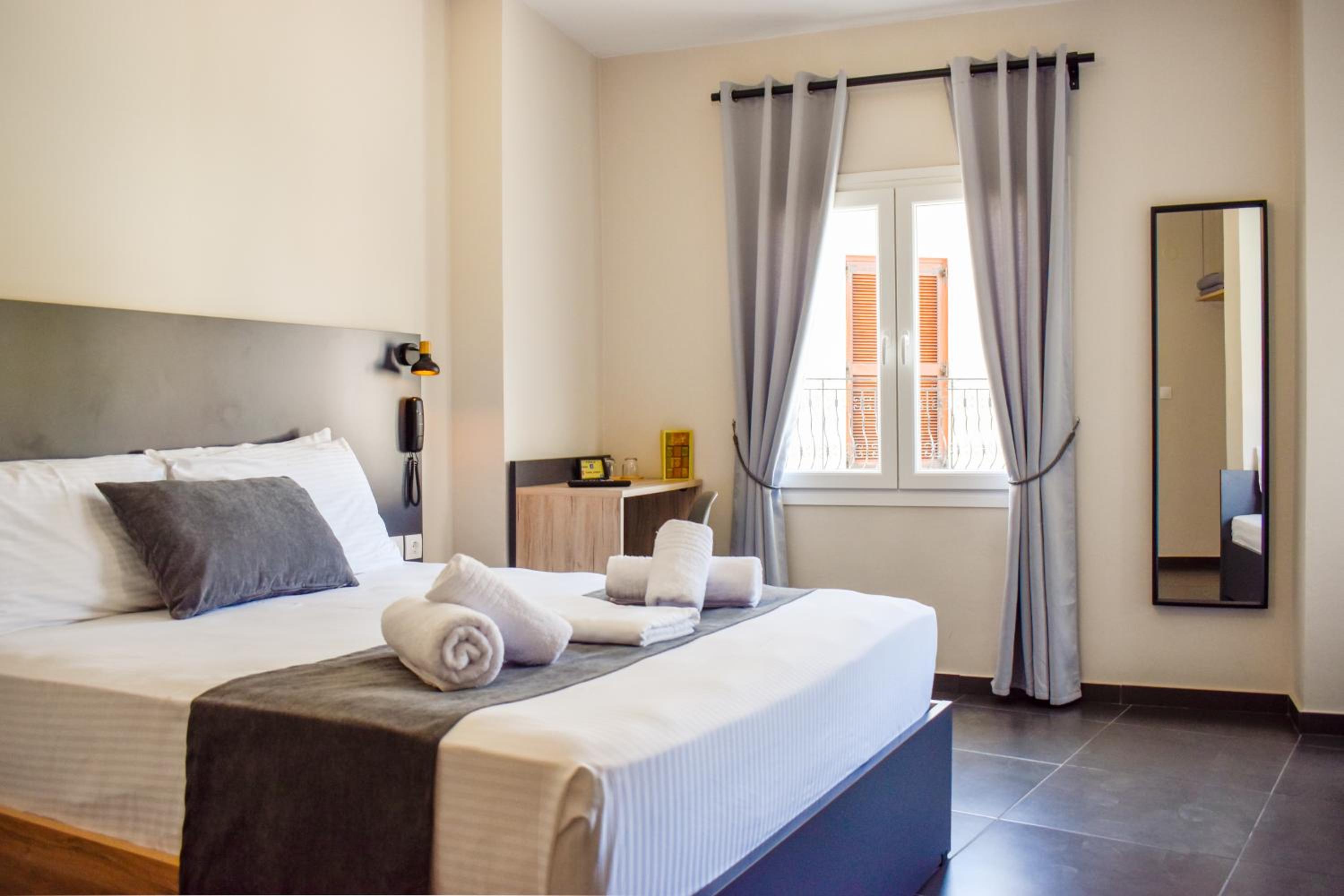 Triple Room, No Balcony, City View, Non-smoking