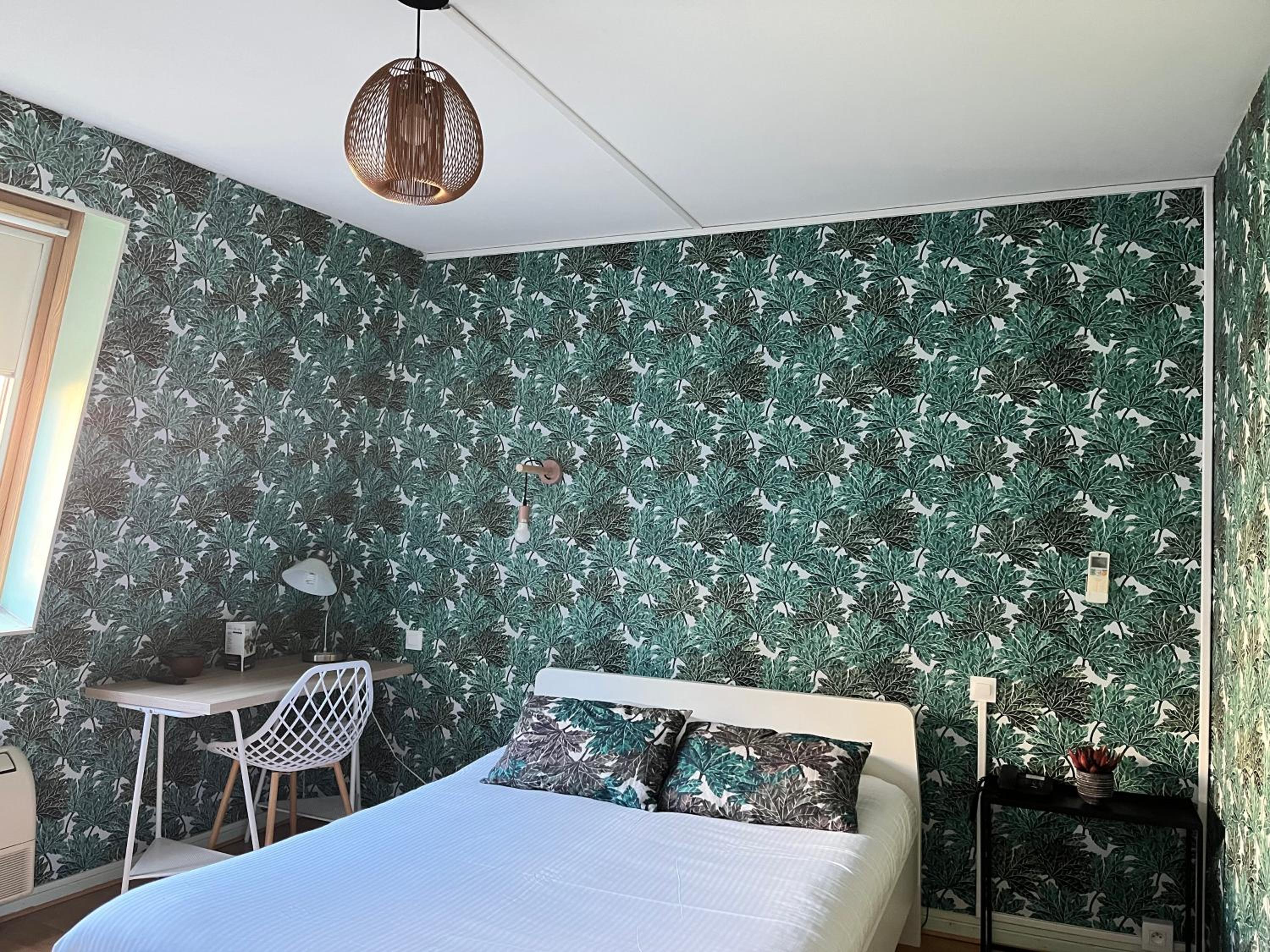 Triple Room with Private Bathroom - Photo 9