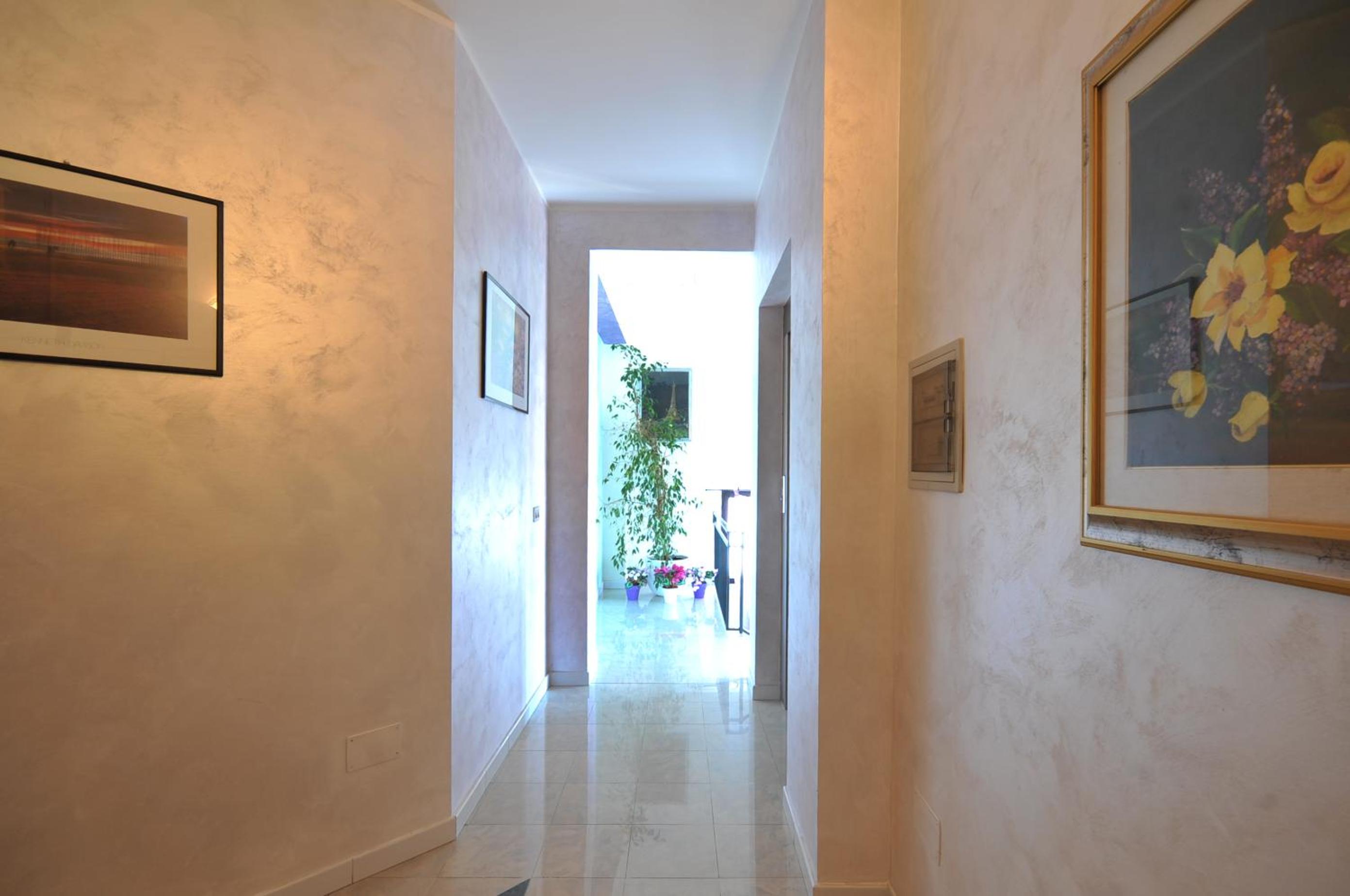 Double Room - Photo 3