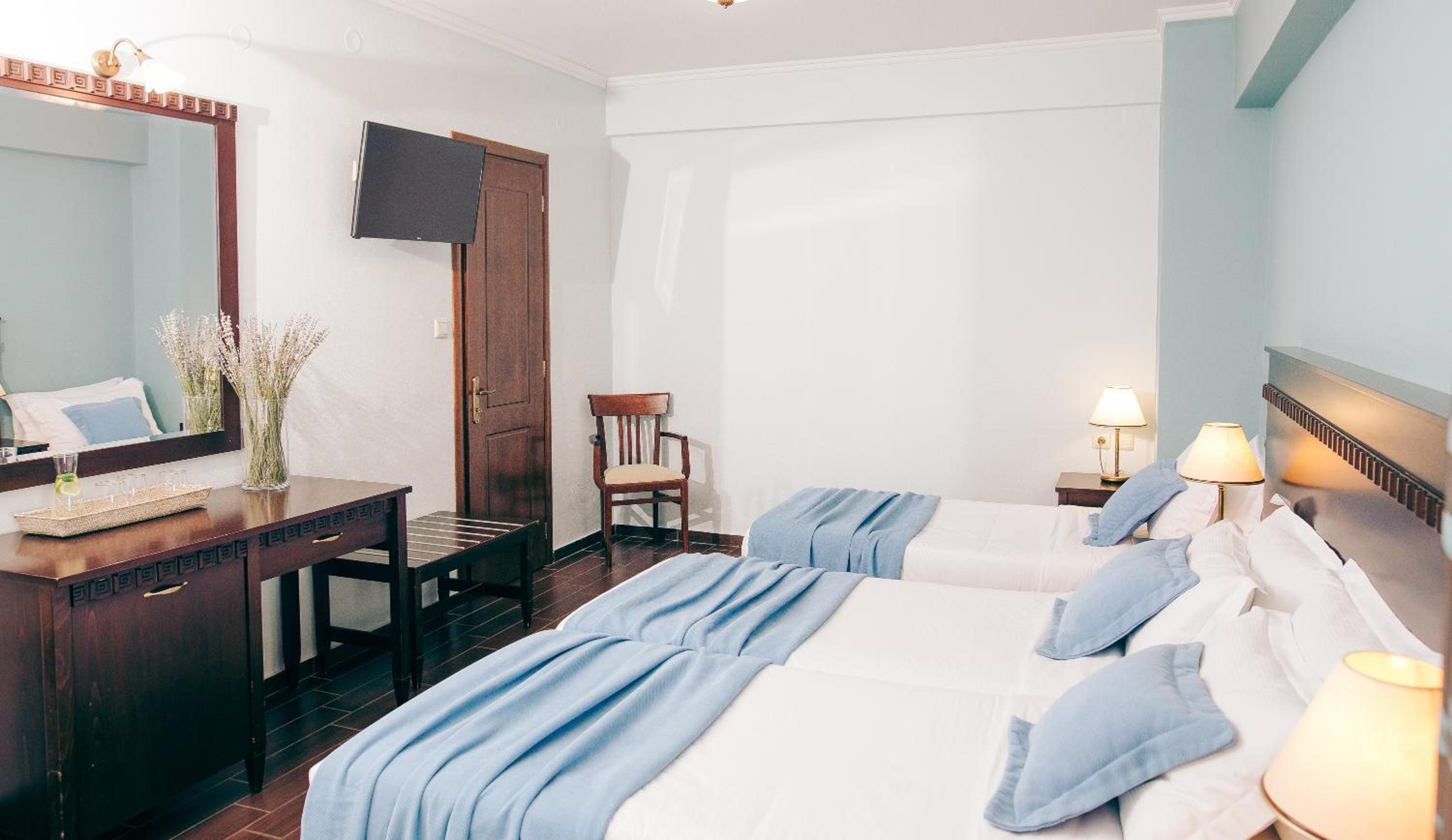 Triple Room with Lake View