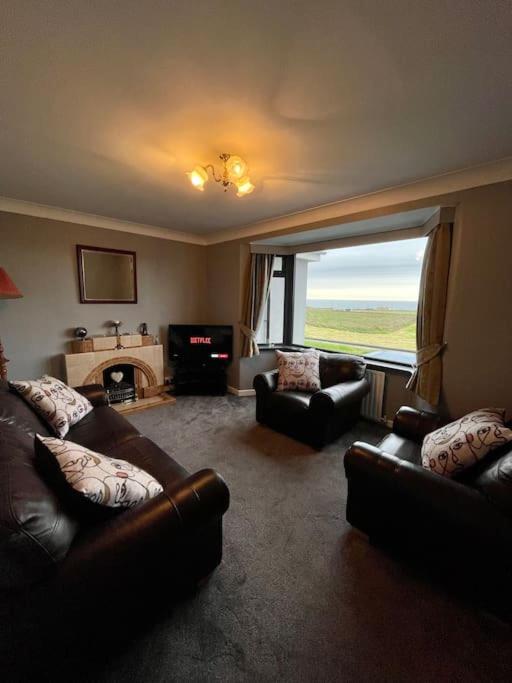 Three-Bedroom House - Photo 1