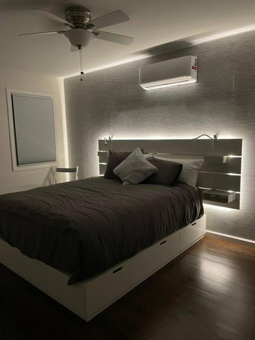 Two-Bedroom House - Photo 2