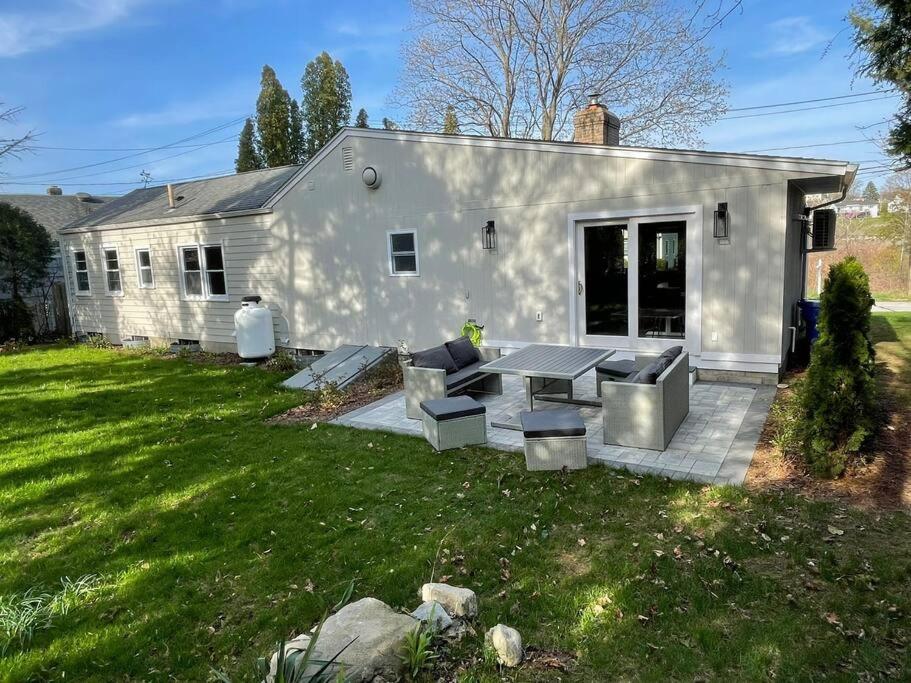 Two-Bedroom House - Photo 3