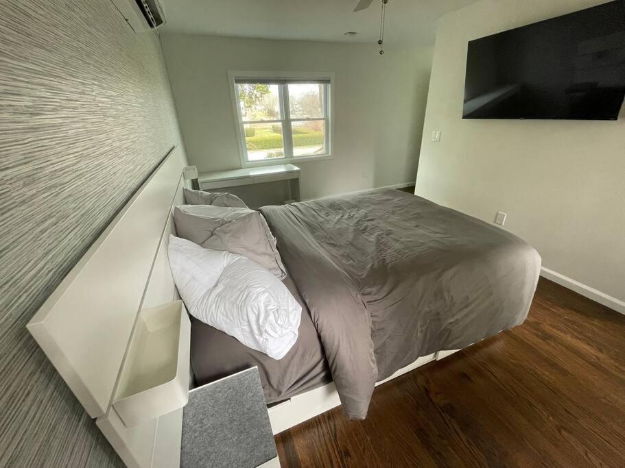 Two-Bedroom House - Photo 25