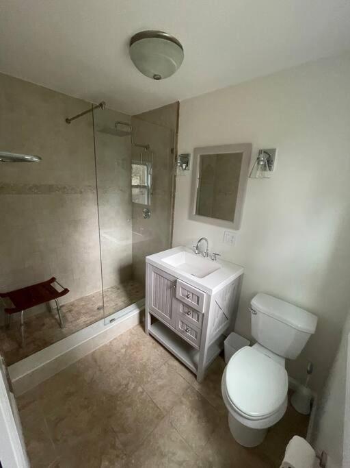 Two-Bedroom House - Photo 23