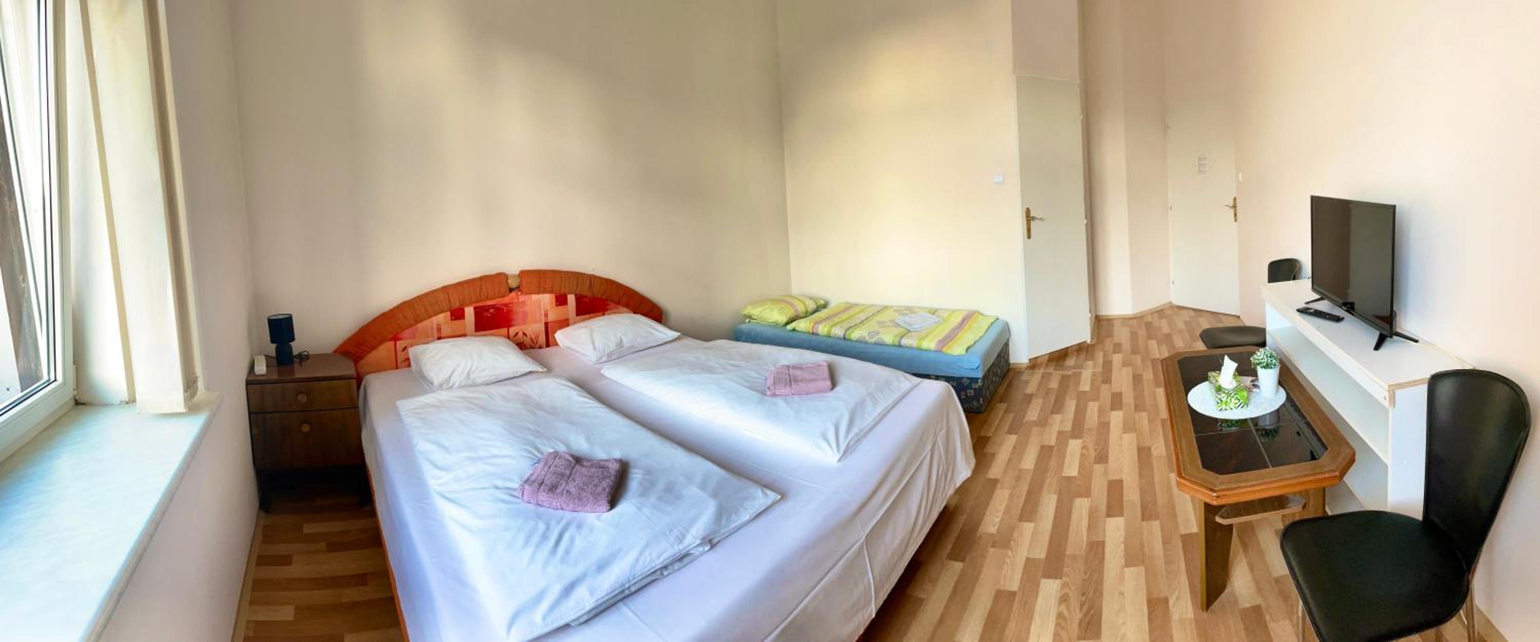 Triple Room with Private Bathroom photo 3