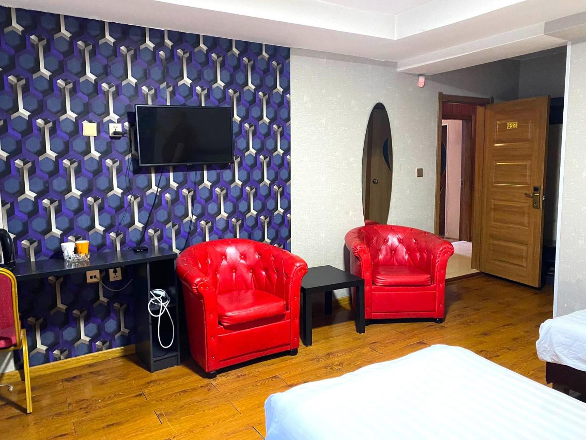 Deluxe Triple Room photo 2