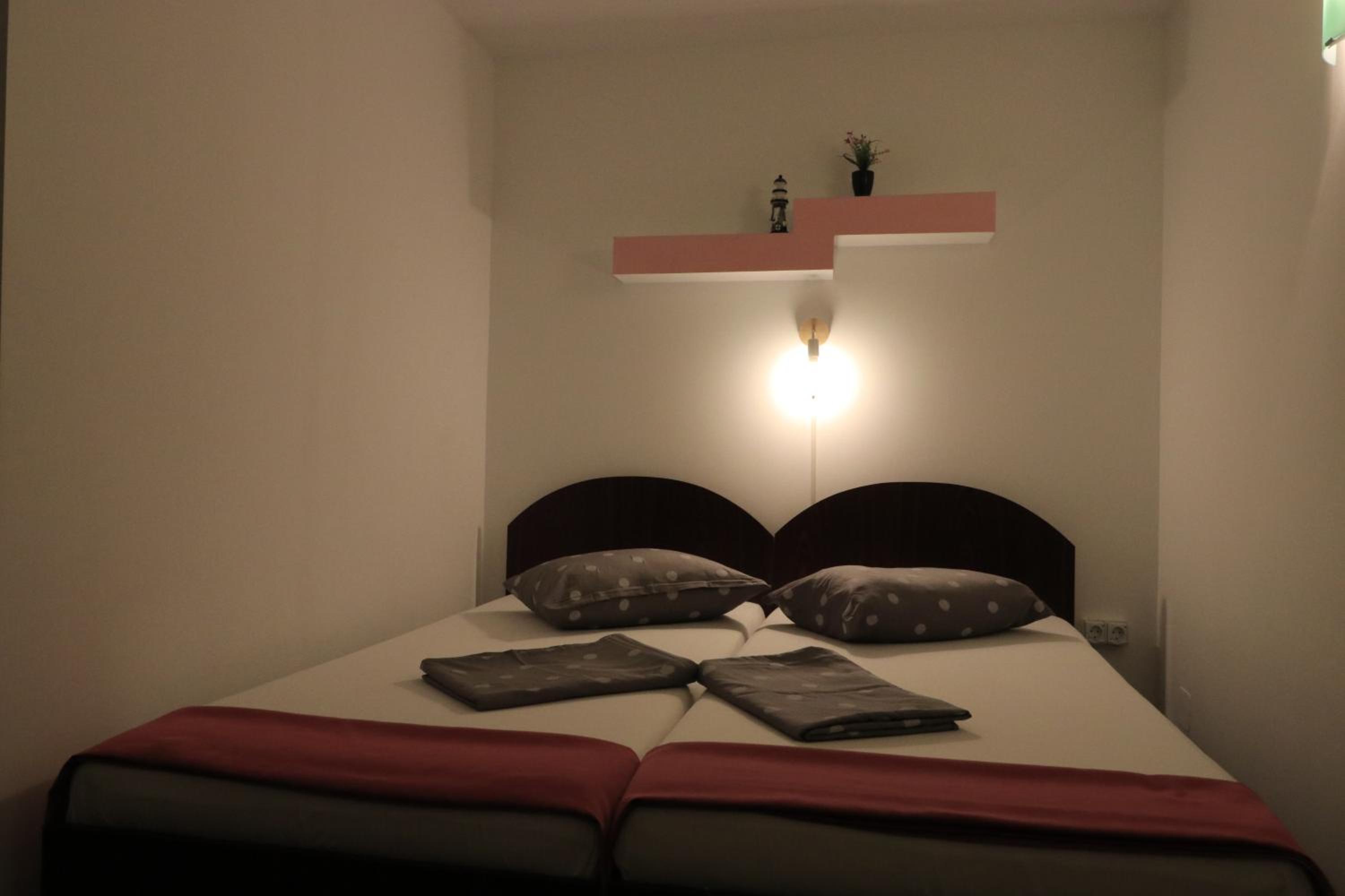 Twin Room - Photo 5