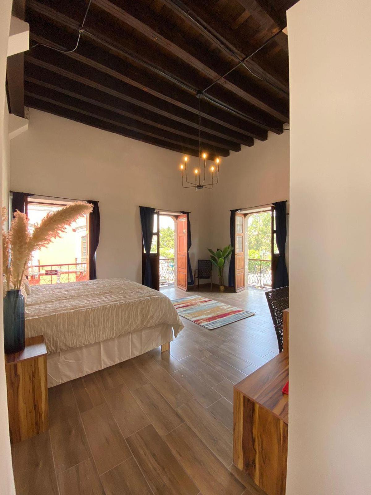 Deluxe Double Room with Balcony photo 1