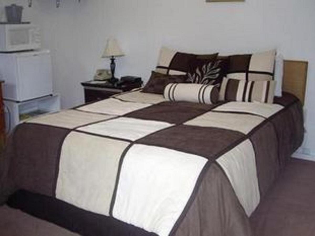 Queen Room photo 1