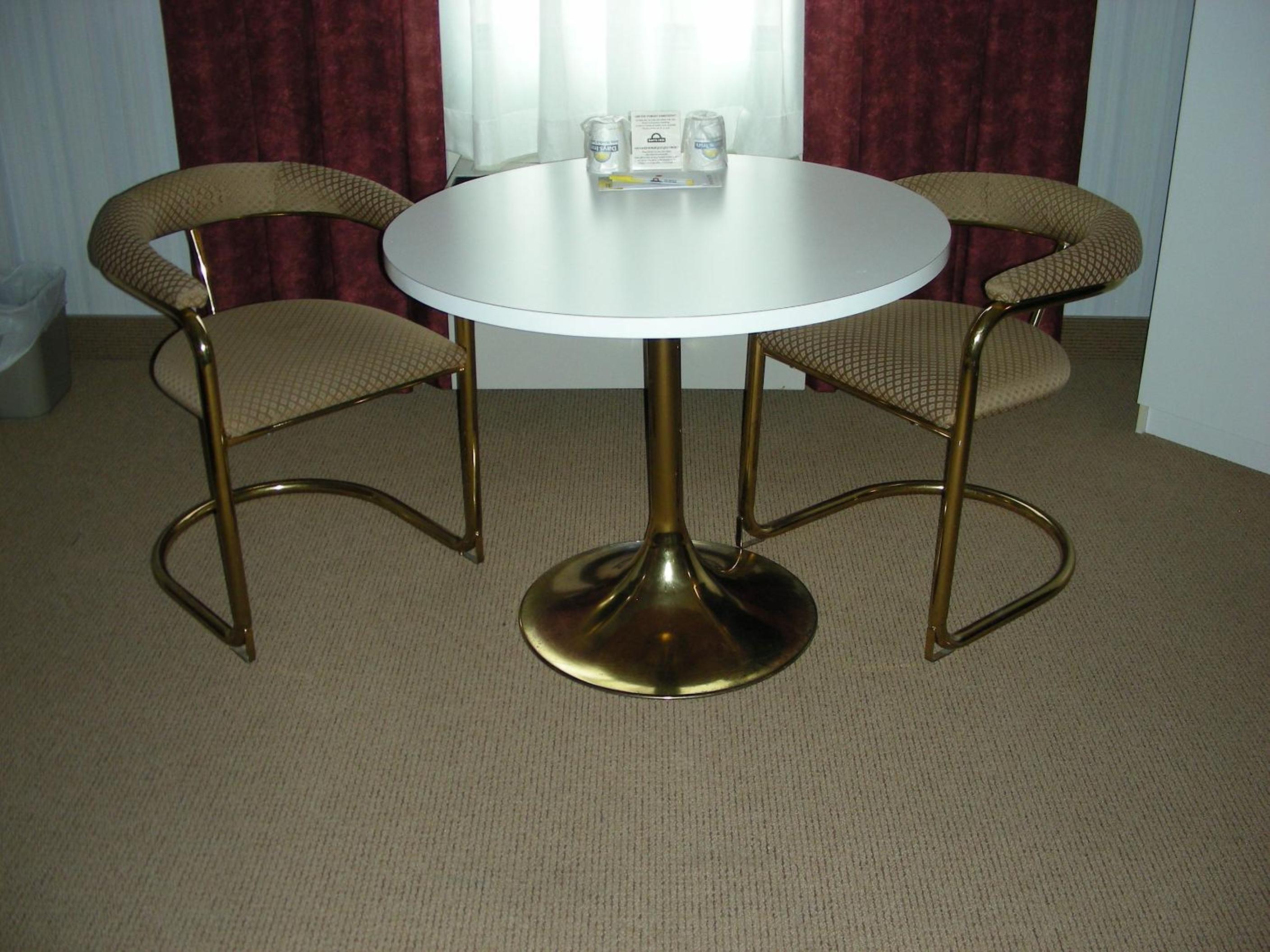 King Studio Suite - Non-Smoking - Photo 4