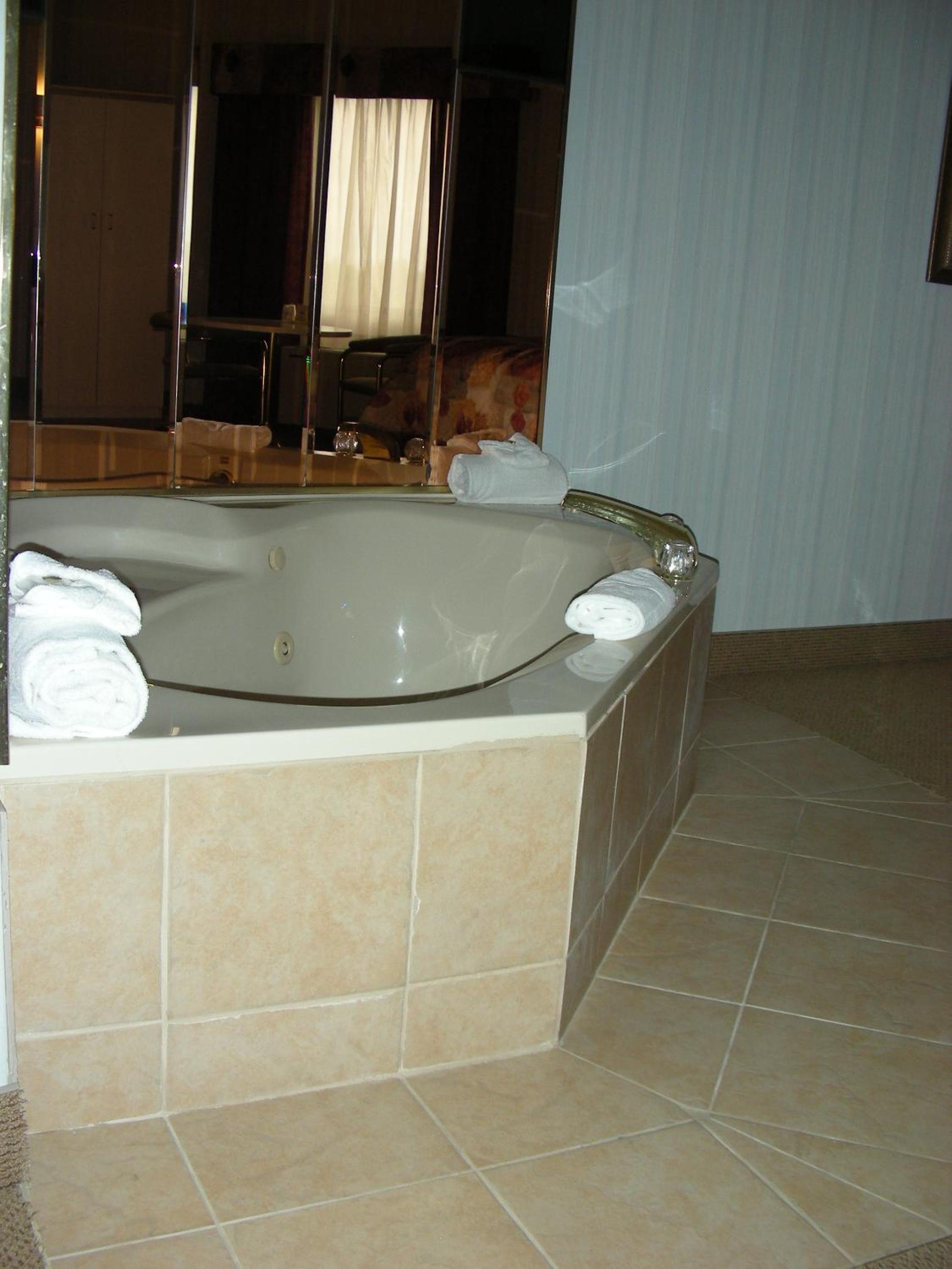 King Studio Suite - Non-Smoking - Photo 11