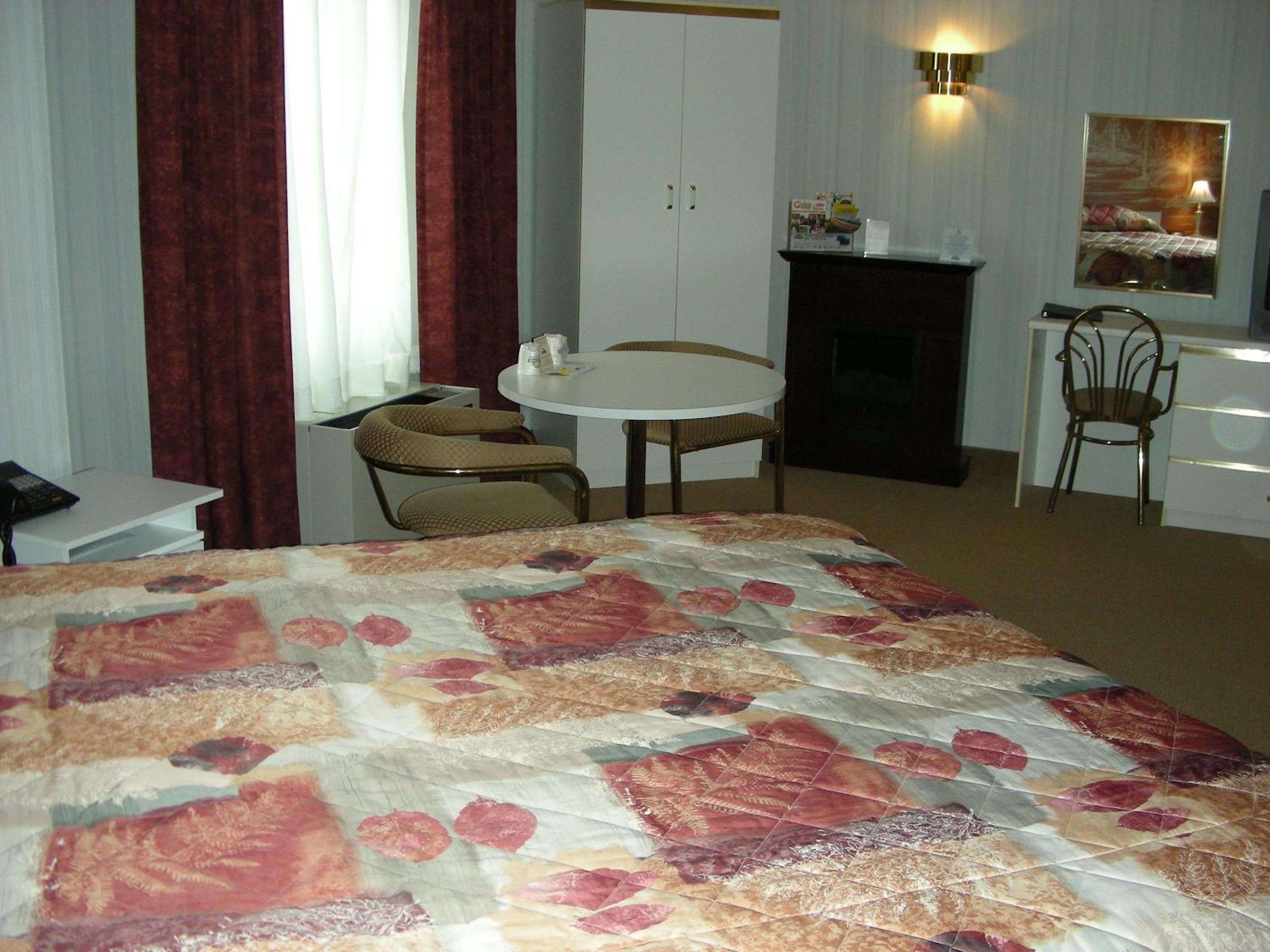 King Studio Suite - Non-Smoking - Photo 3