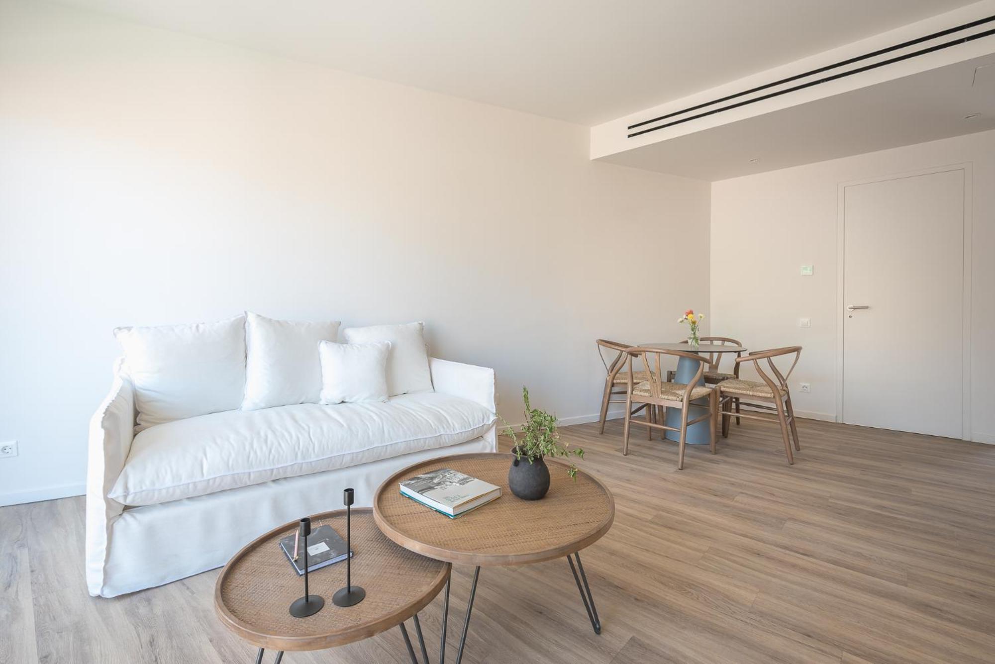 Apartment with Balcony photo 1